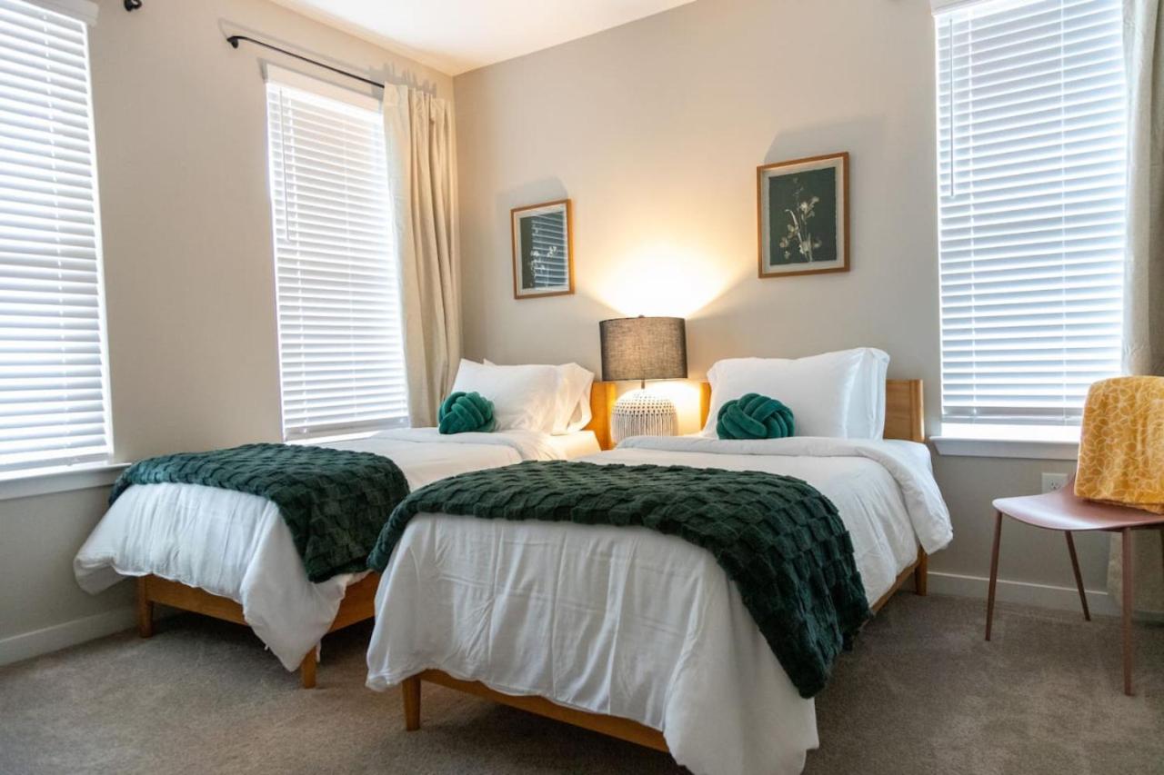 3BR Retreat, Pool, Minutes from UGA view 4
