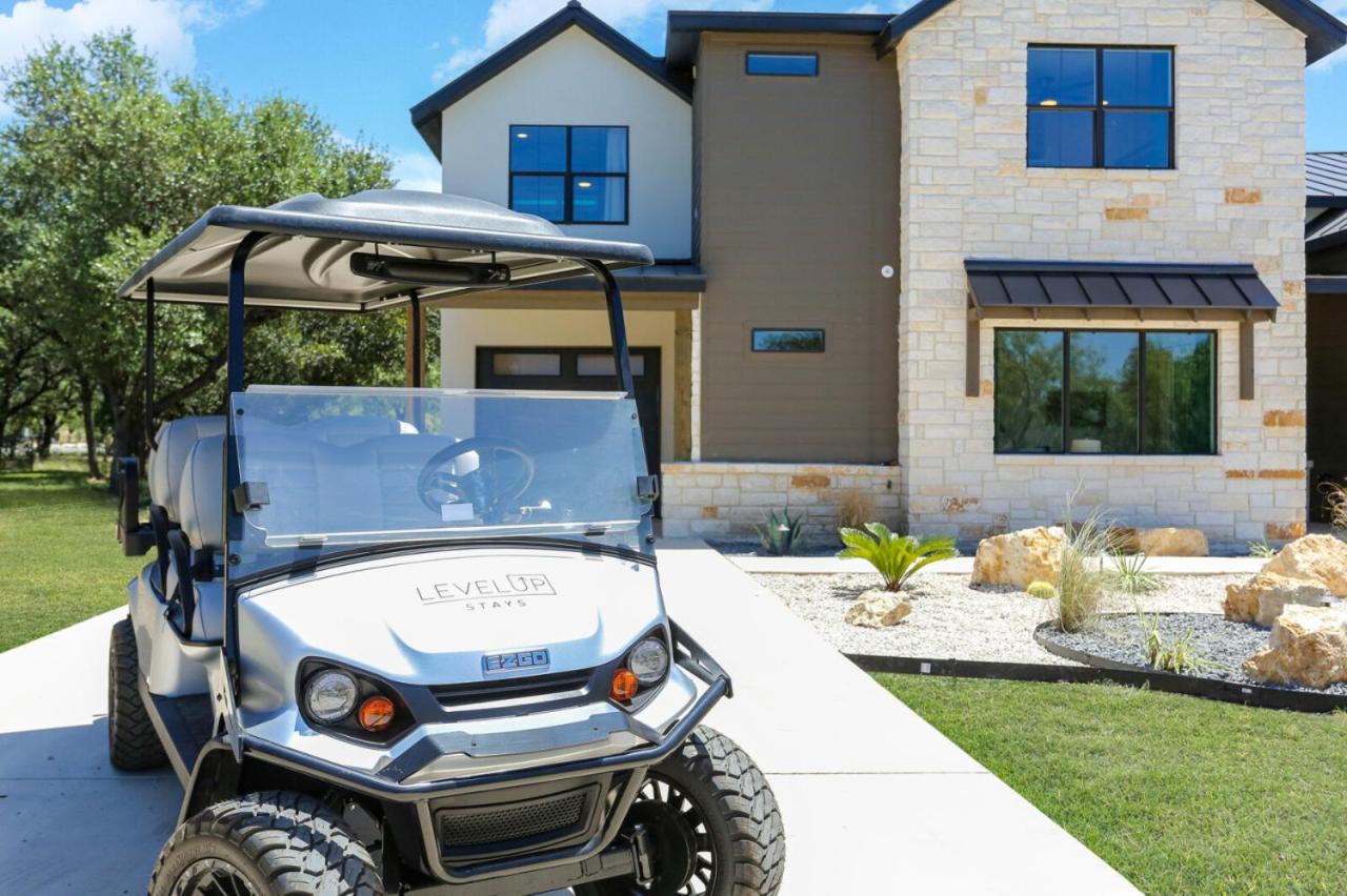 Heated pool Hot Tub Golf Cart Arcade Two Kitchens view 2