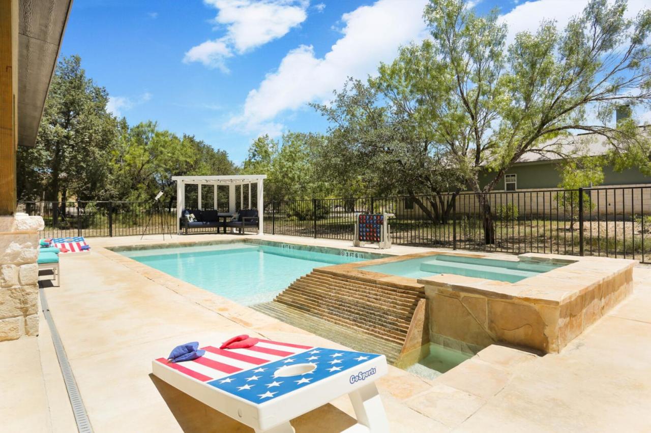Heated pool Hot Tub Golf Cart Arcade Two Kitchens view 4