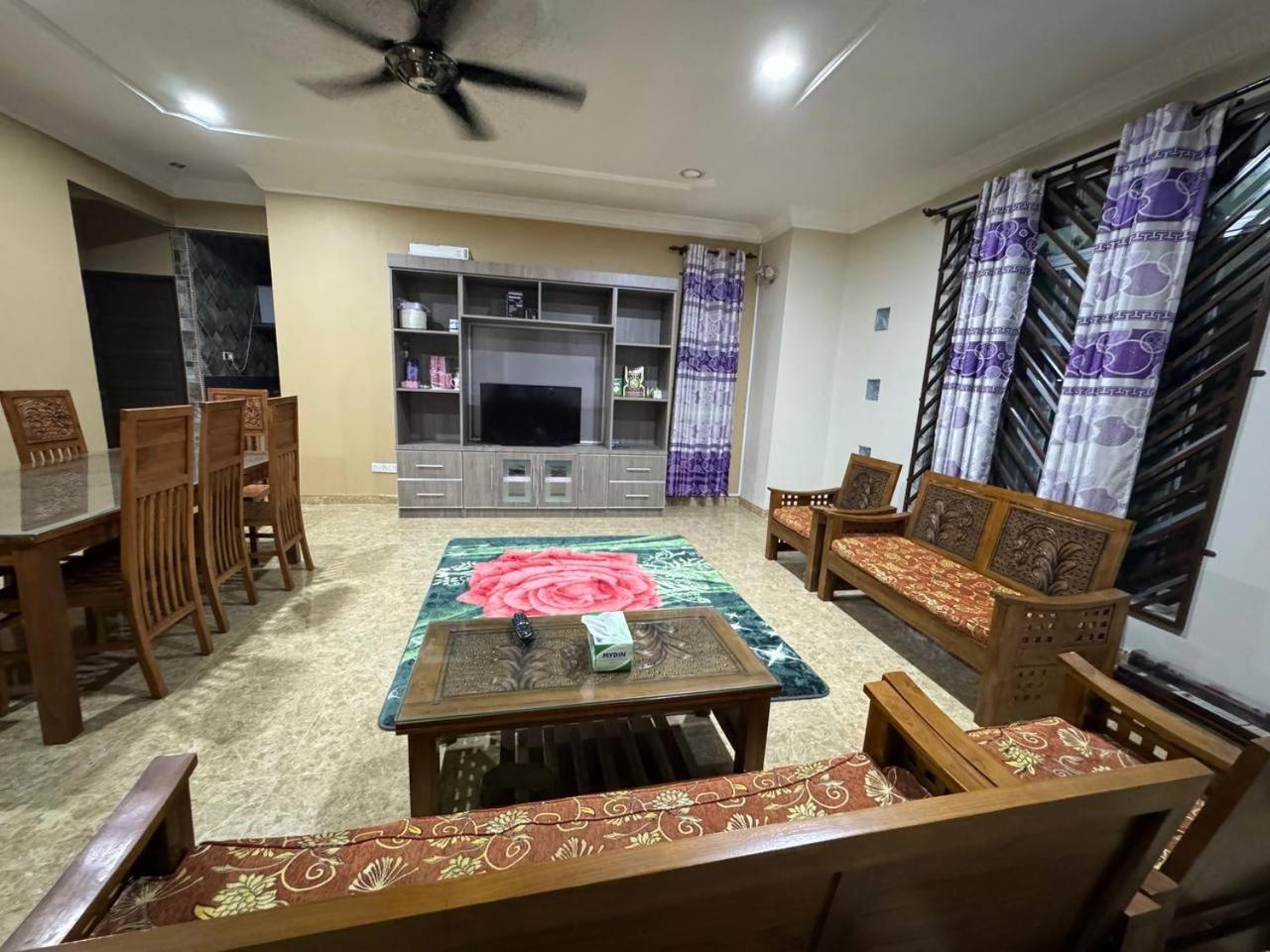 63 Homestay