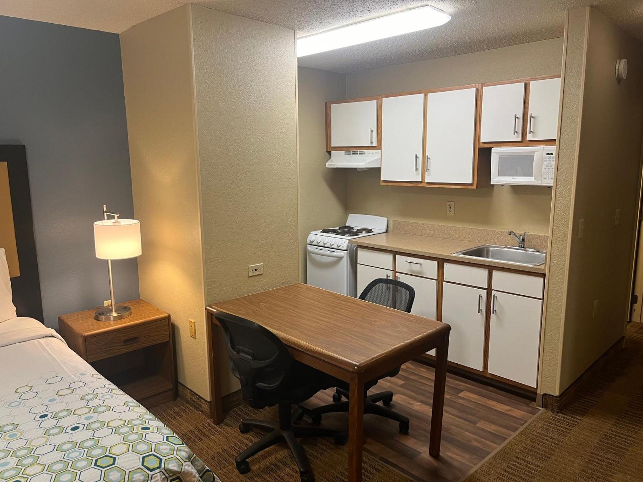 HomeTowne Studios & Suites by Red Roof Greensboro, Billede 18
