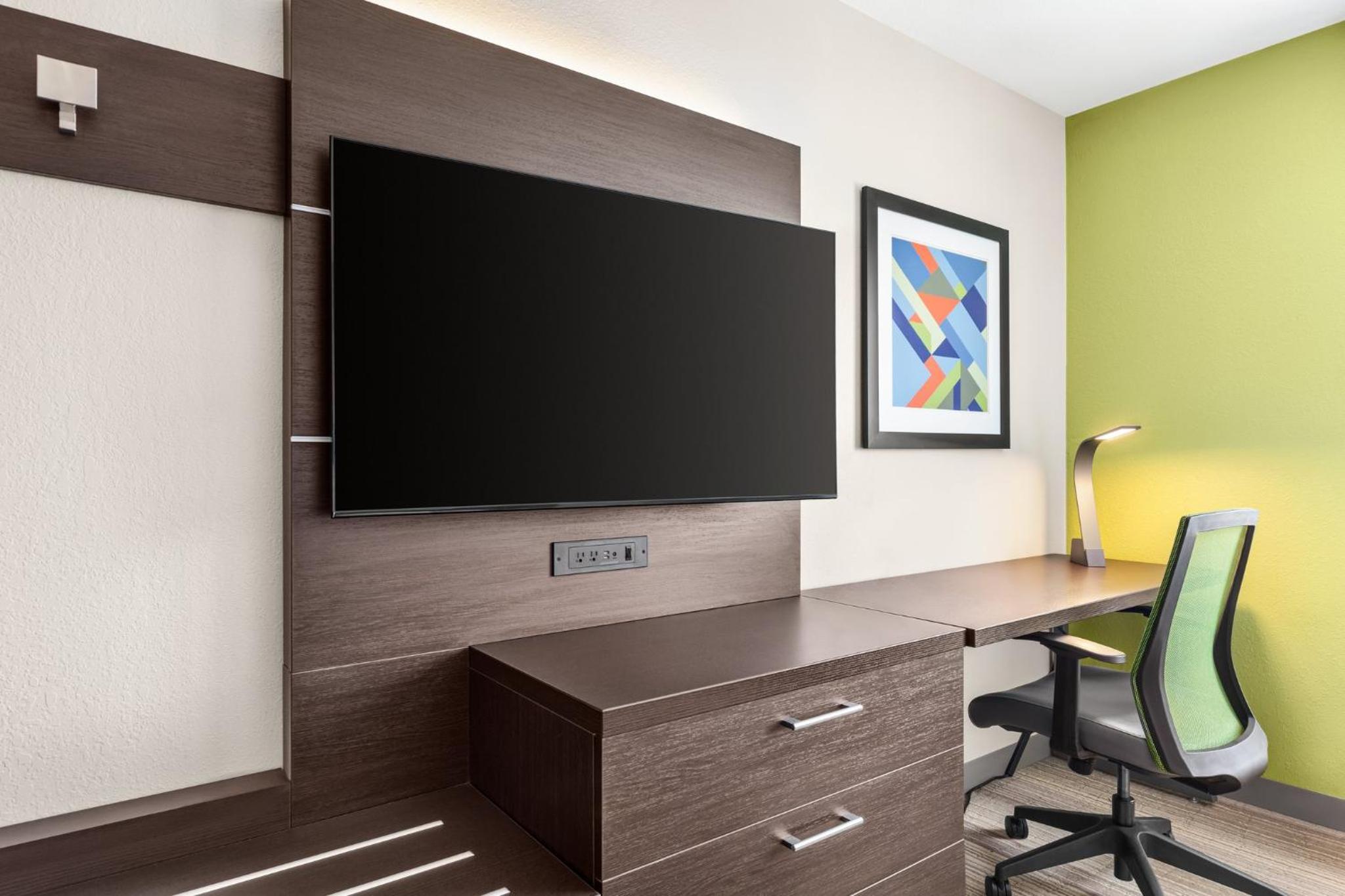 Holiday Inn Express Hotel  Suites Live Oak, an IHG Hotel - Property Image 26