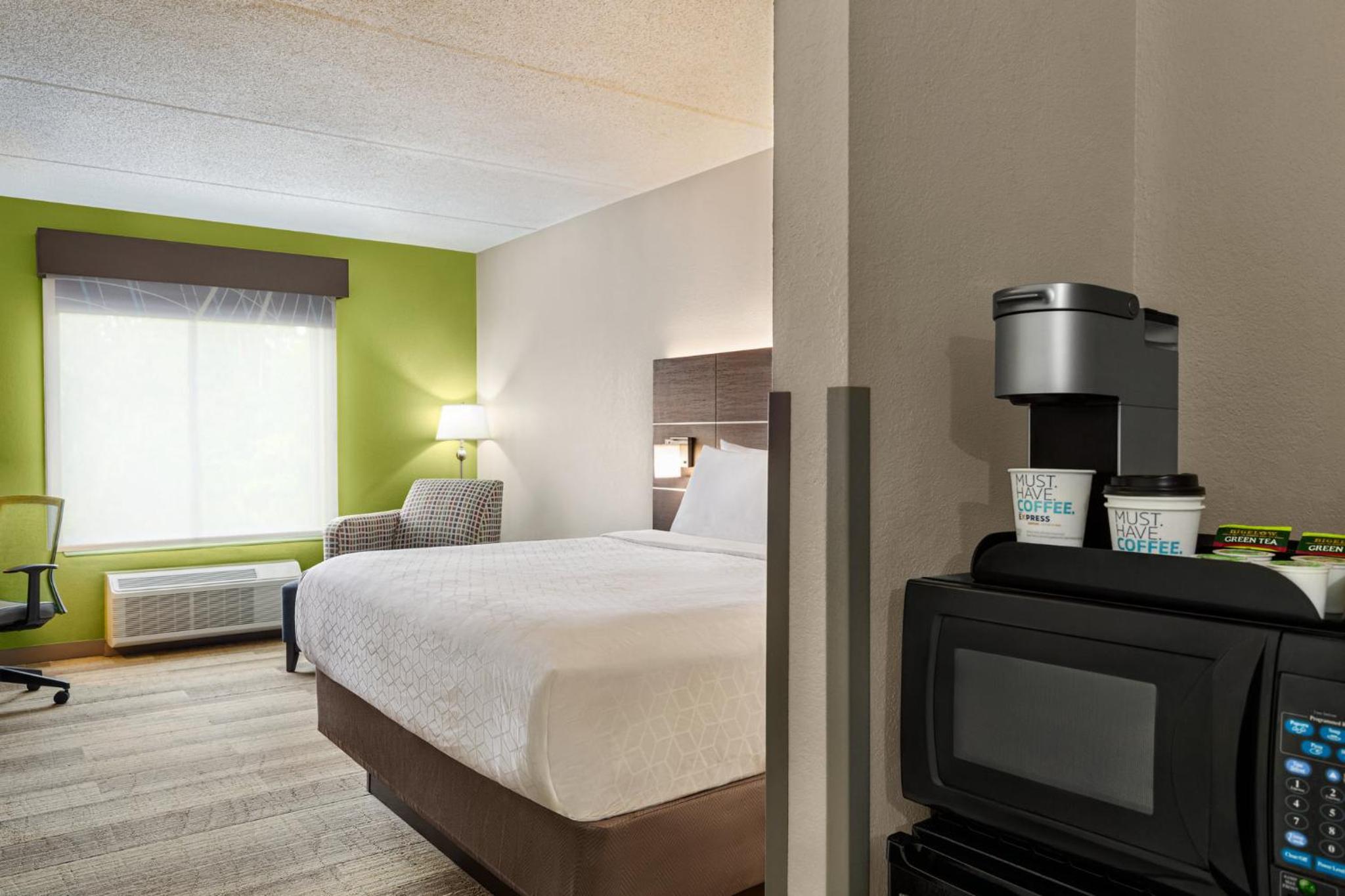 Holiday Inn Express Hotel  Suites Live Oak, an IHG Hotel - Property Image 25