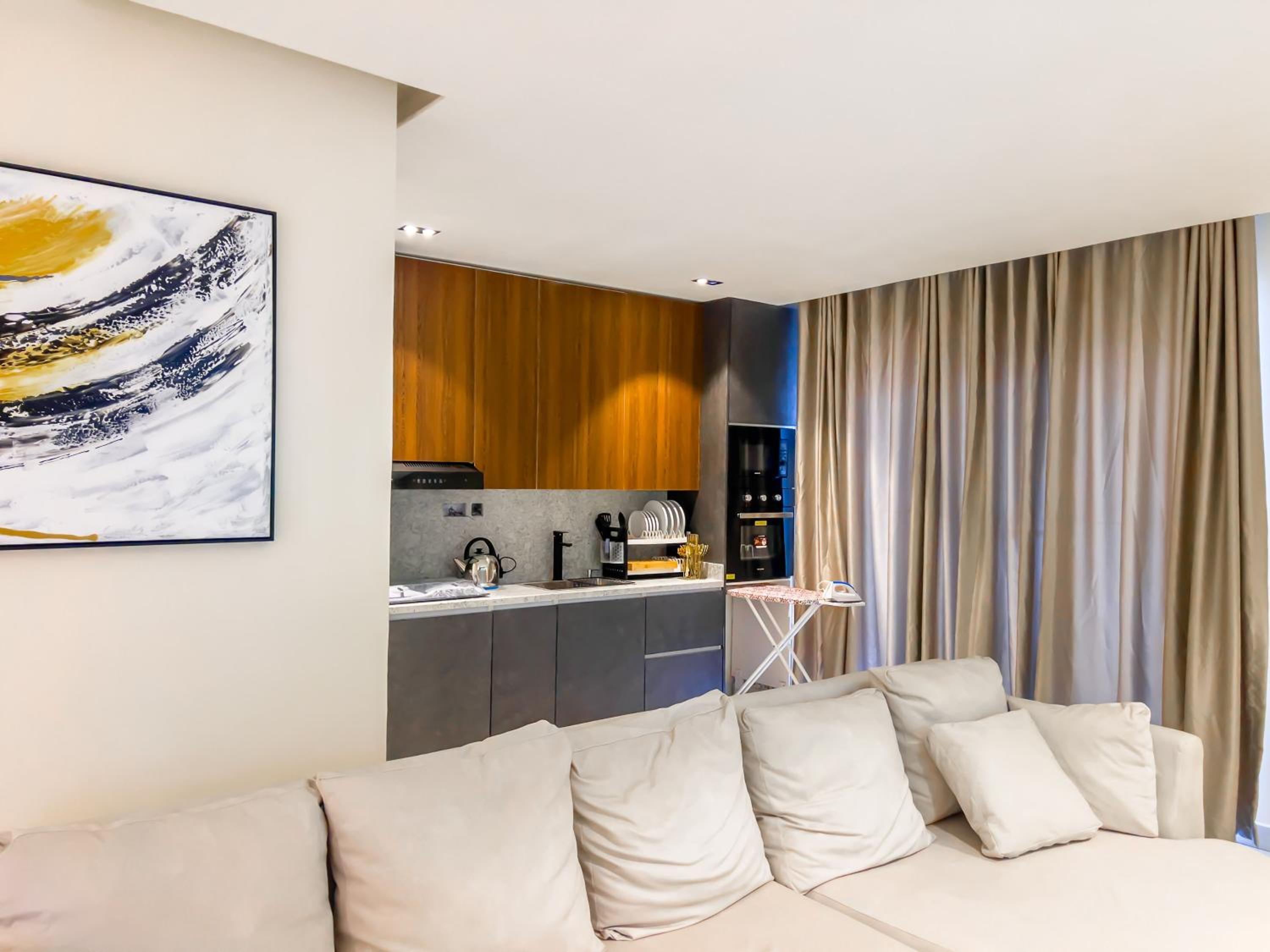 Deluxe 2 Bedroom Apartment in Lekki Phase 1 view 5