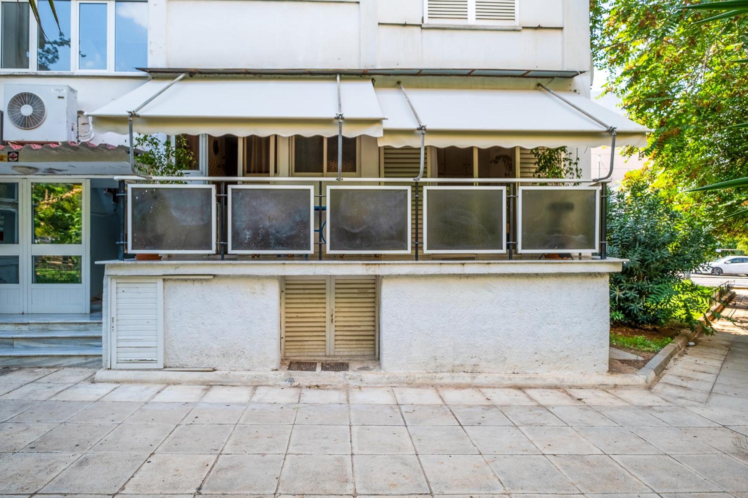 Very comfortable, close to Acropolis