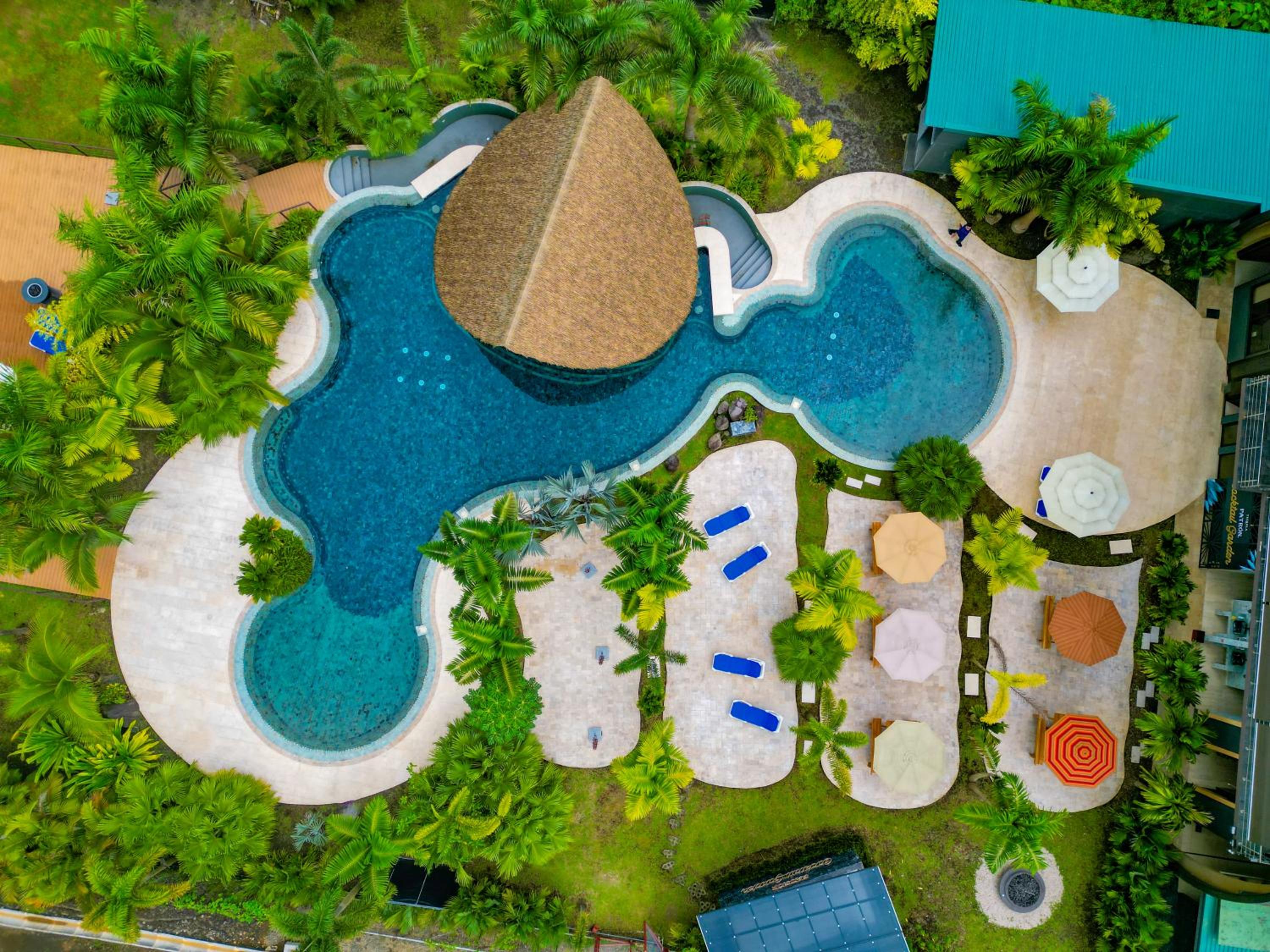 Arenal Backpackers Resort view 4