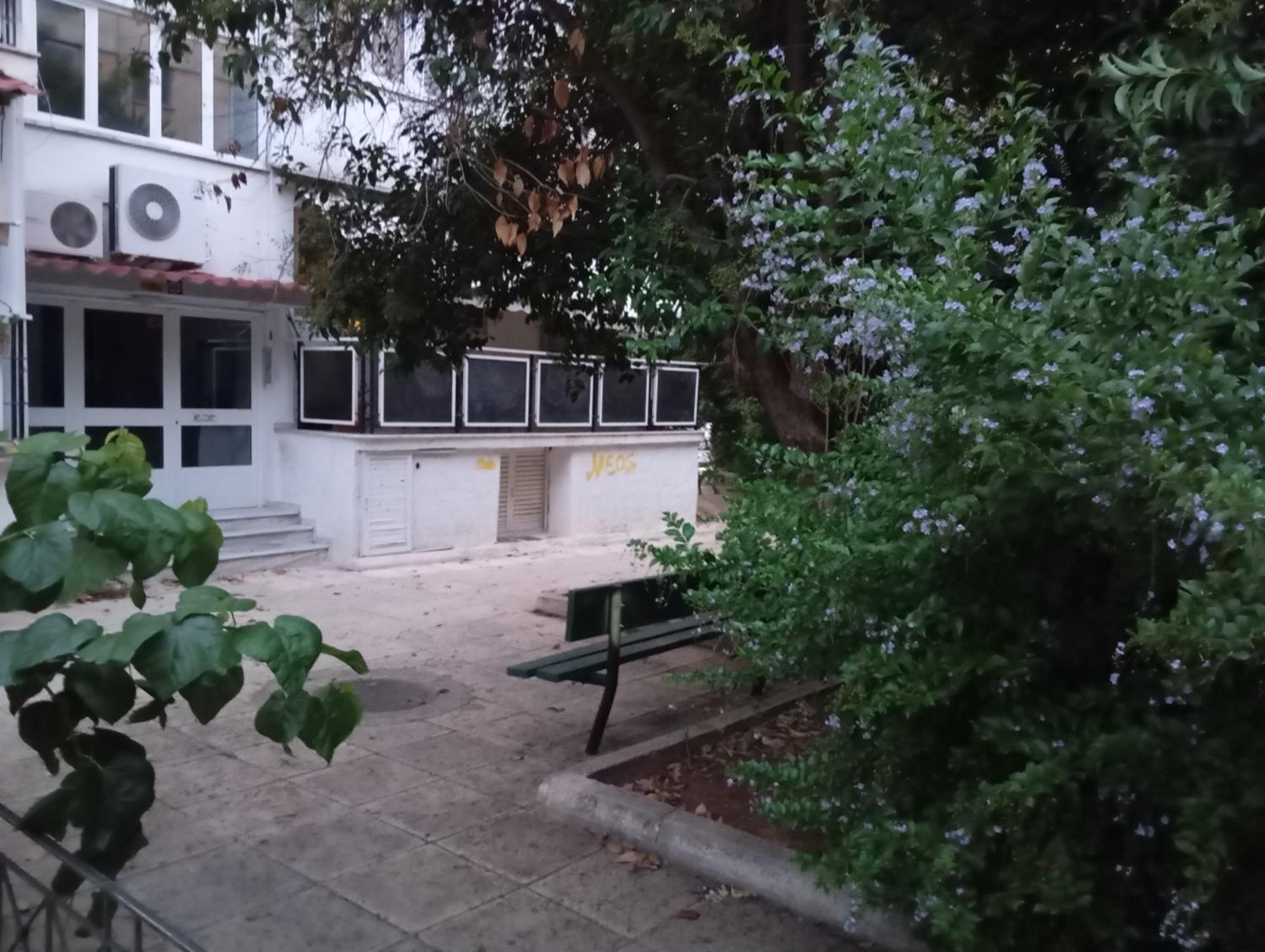 Very comfortable, close to Acropolis