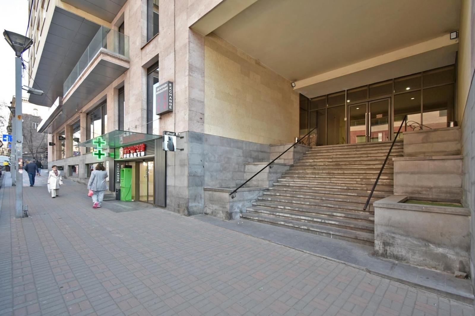 Northern Avenue , 2 bedrooms Beautiful, Spacious apartment HH777