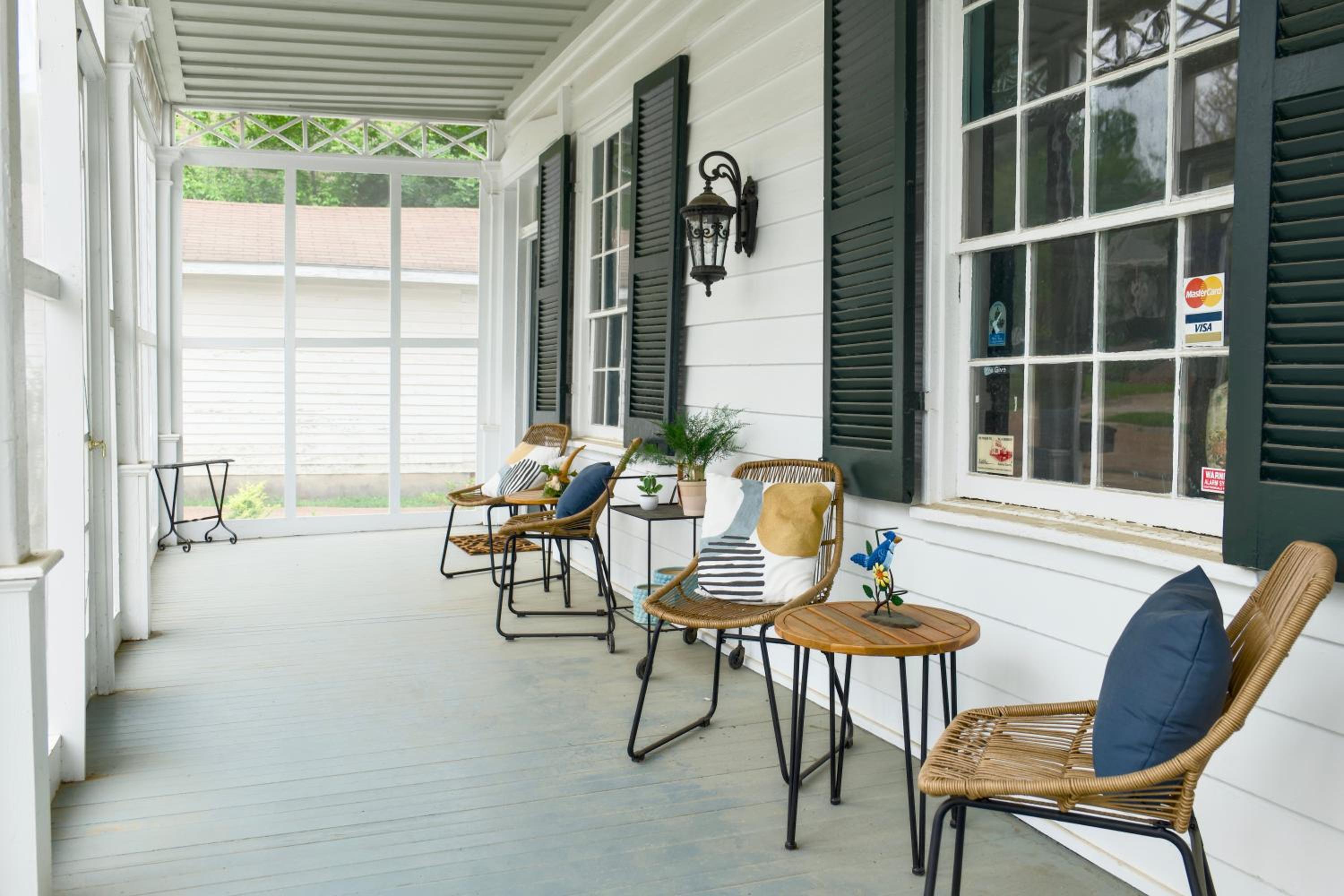 Borum House - 3 Bed, 2 & Half Bath, Full Kitchen, Heart of Downtown Natchez view 3