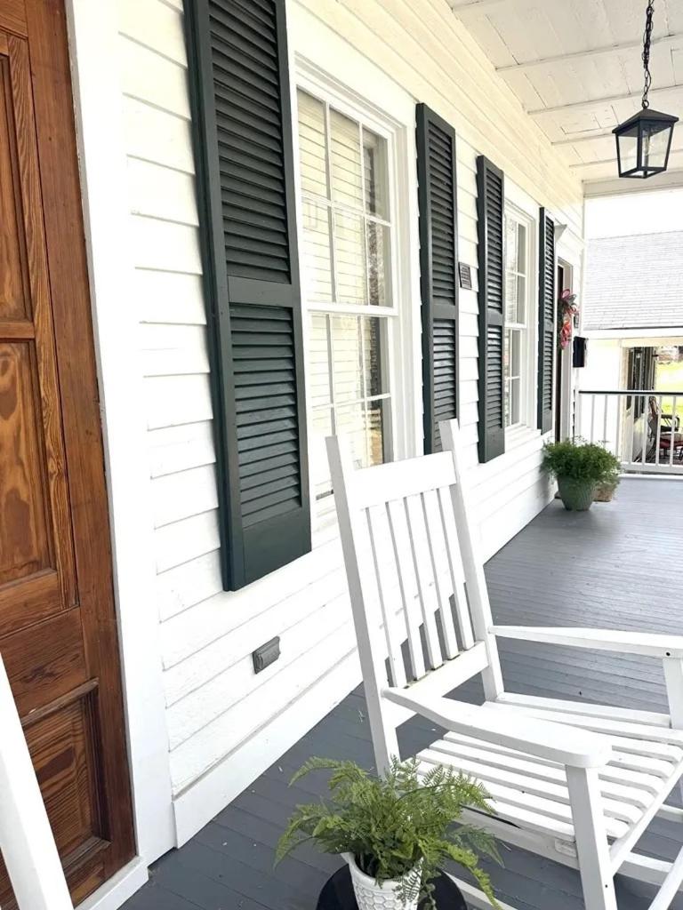 Creole Cottage - 2 Bed, 1 Bath, Pet Friendly with Fee, Walk to Downtown, Grill, Washer & Dryer view 2