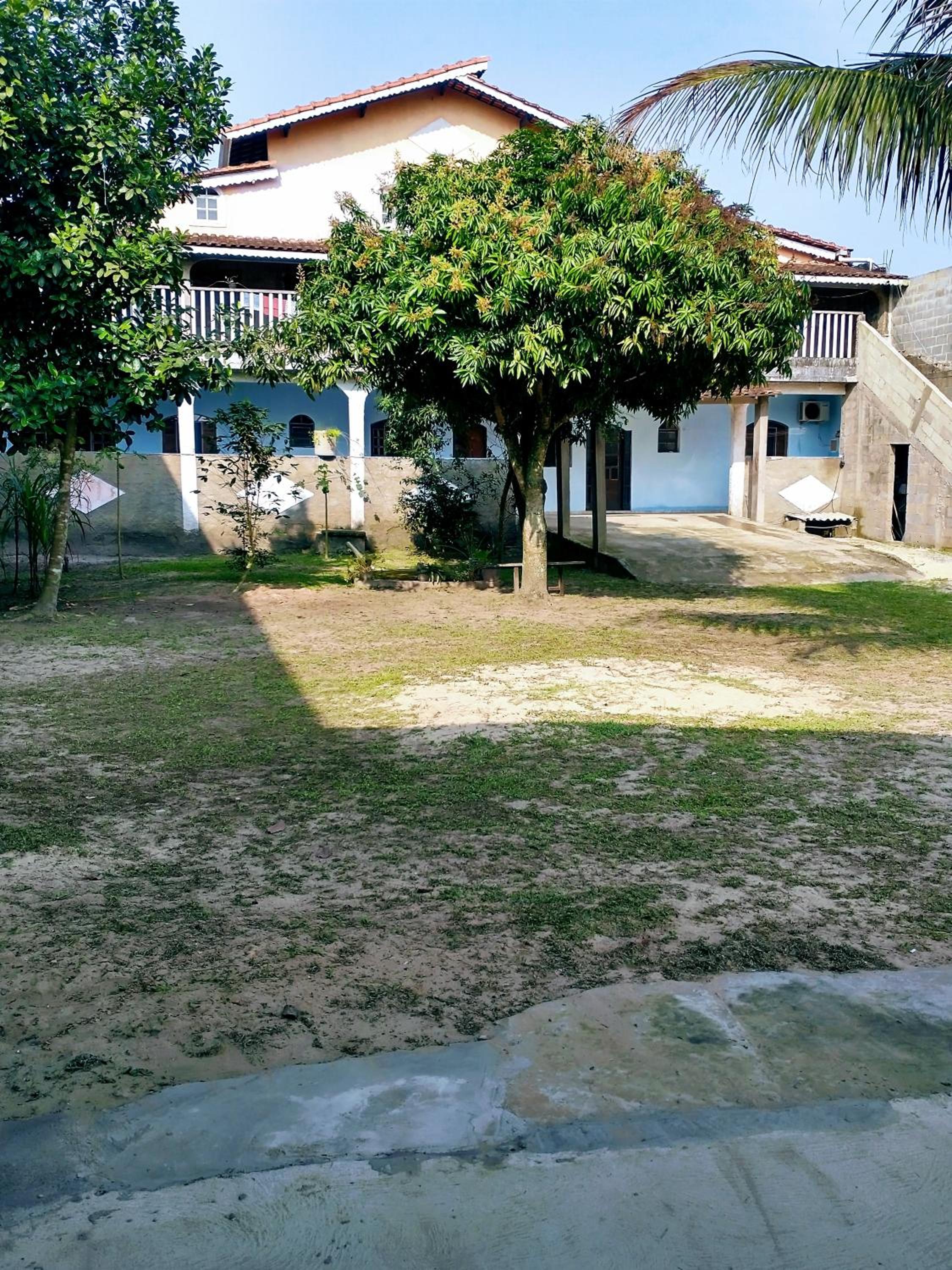 Chácara com piscina em Itanhaém