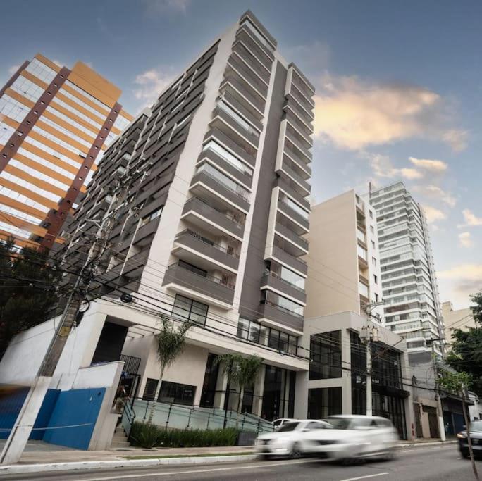 Studio em Pinheiros - 2 Quadras da Faria Lima e Vila Madalena