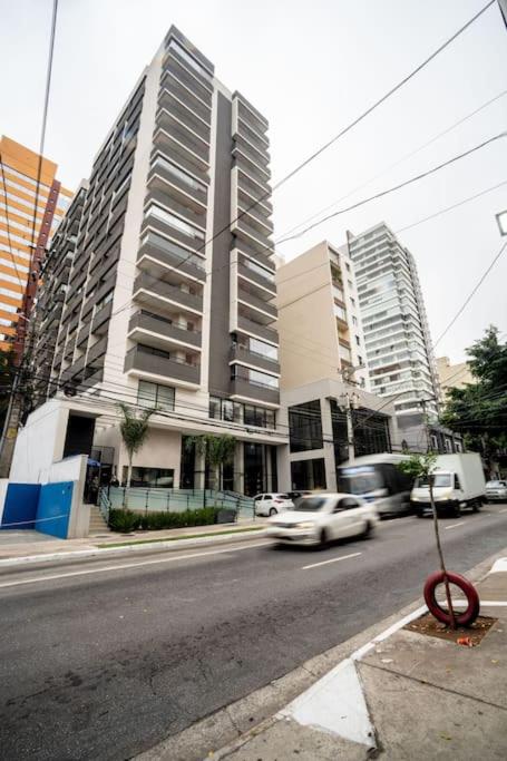 Studio em Pinheiros - 2 Quadras da Faria Lima e Vila Madalena