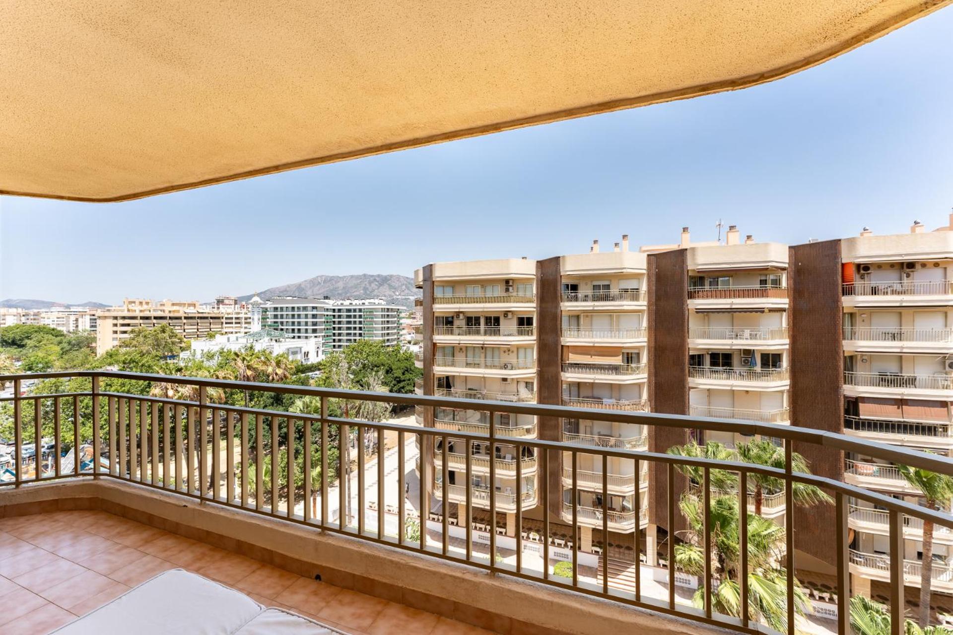 CT 325 - Faro's Doña Sofia Fuengirola - Beachapartment view 4