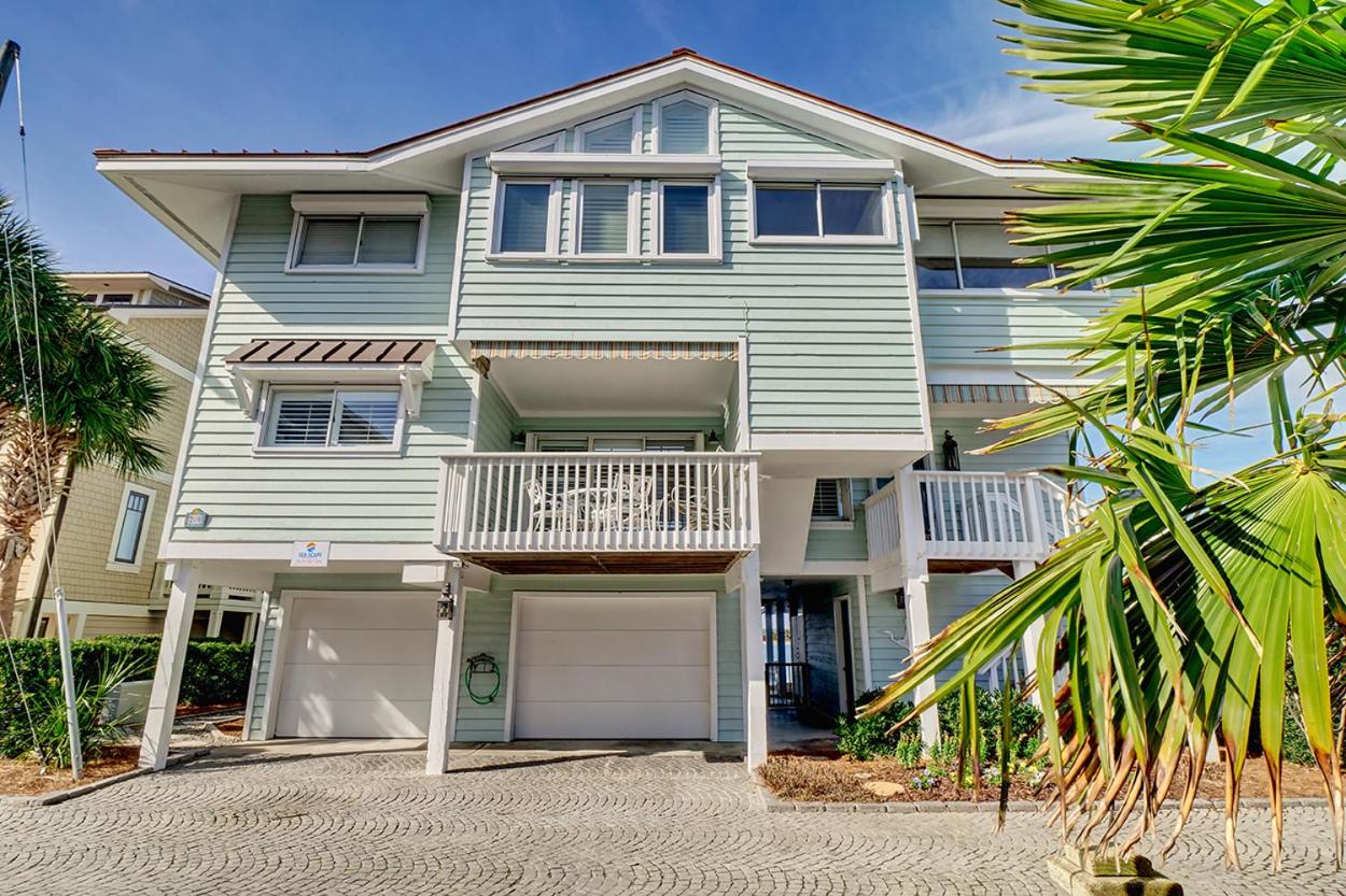 Sea Dog Retreat by Sea Scape Properties