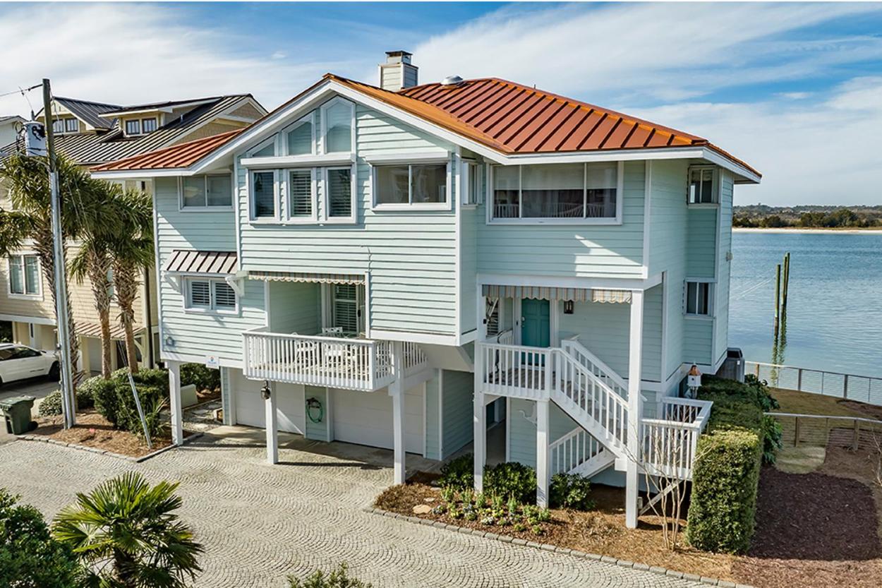 Sea Dog Retreat by Sea Scape Properties