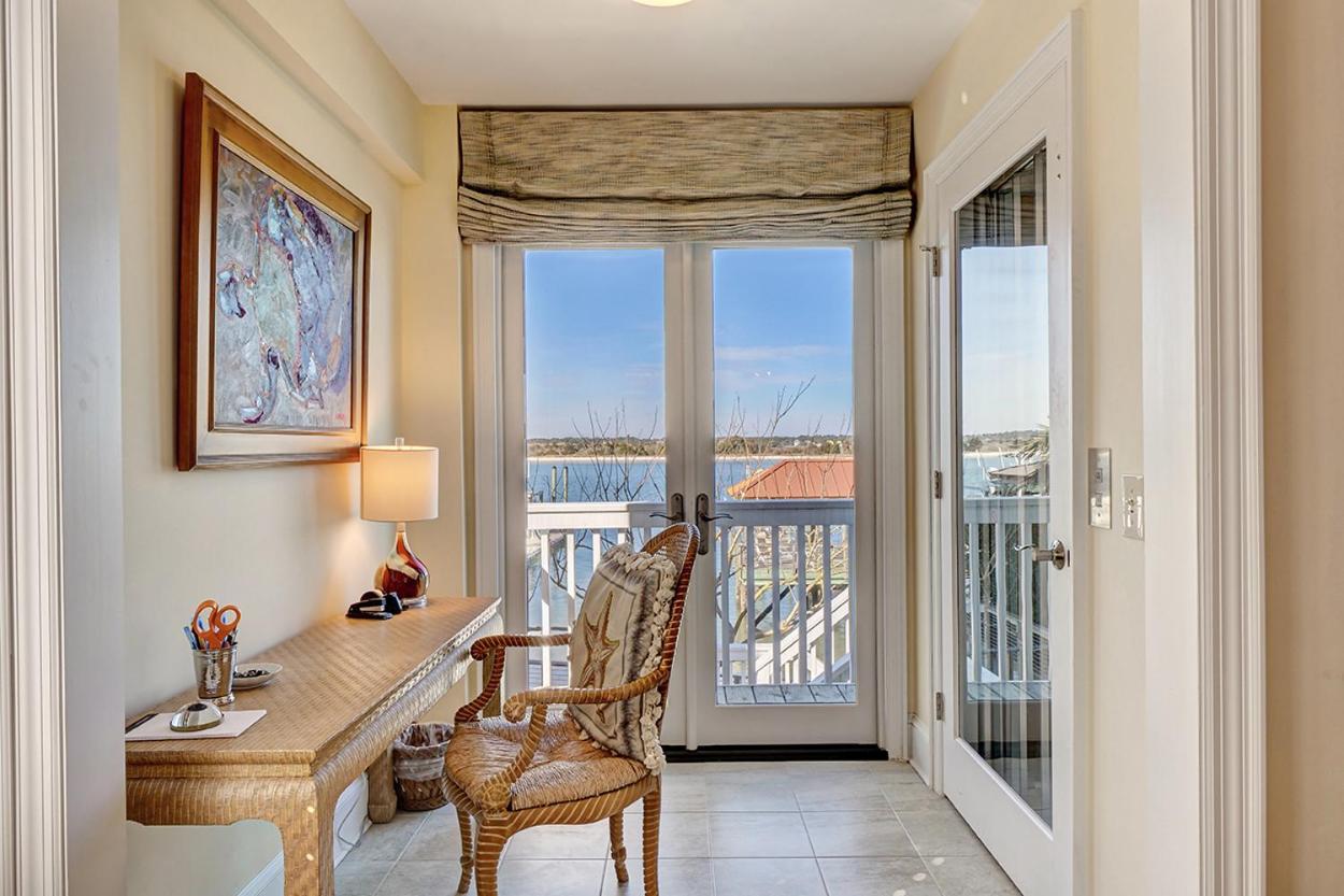 Sea Dog Retreat by Sea Scape Properties