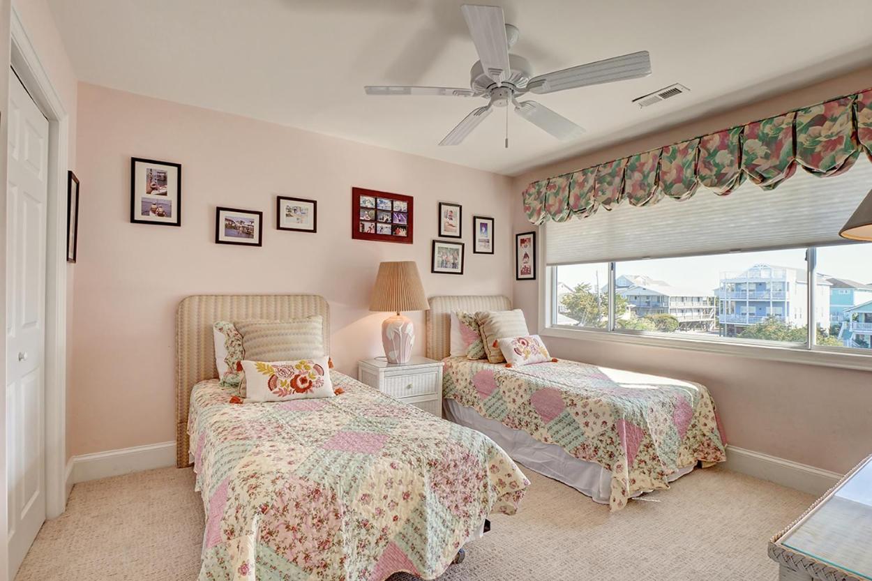 Sea Dog Retreat by Sea Scape Properties