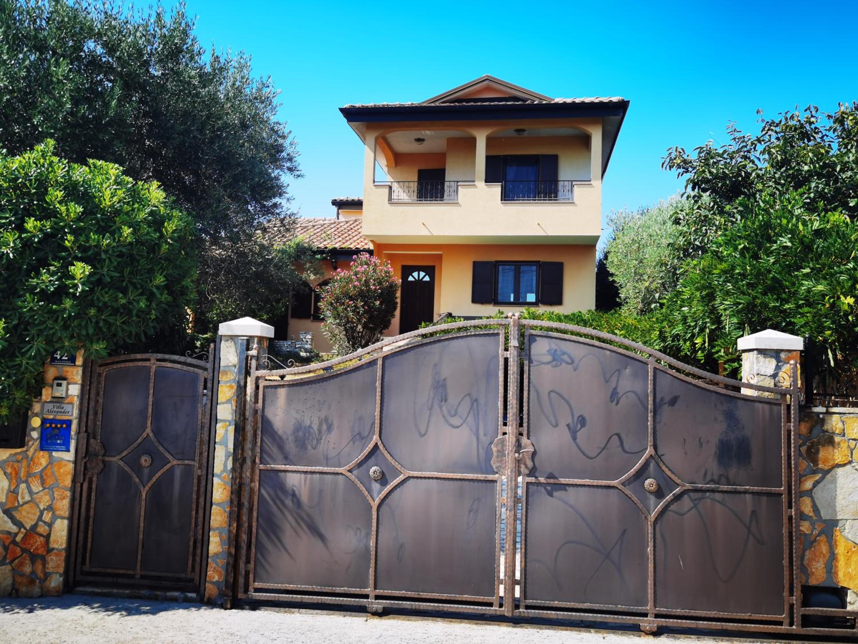 Villa ALEXANDER