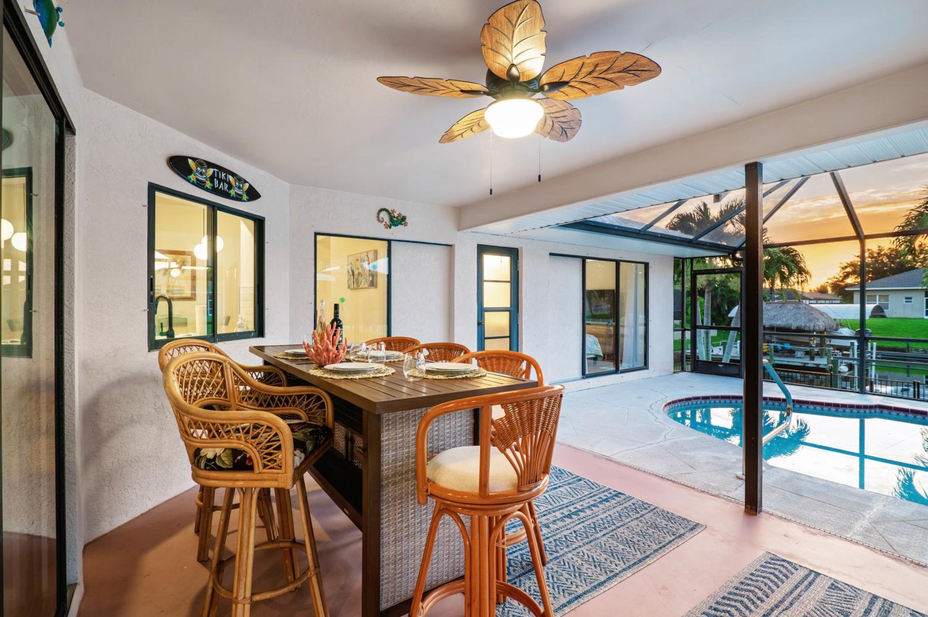 Pelican Paradise! Waterfront, BBQ, Heated Pool, King Bed, Luxury, Family Fun & More