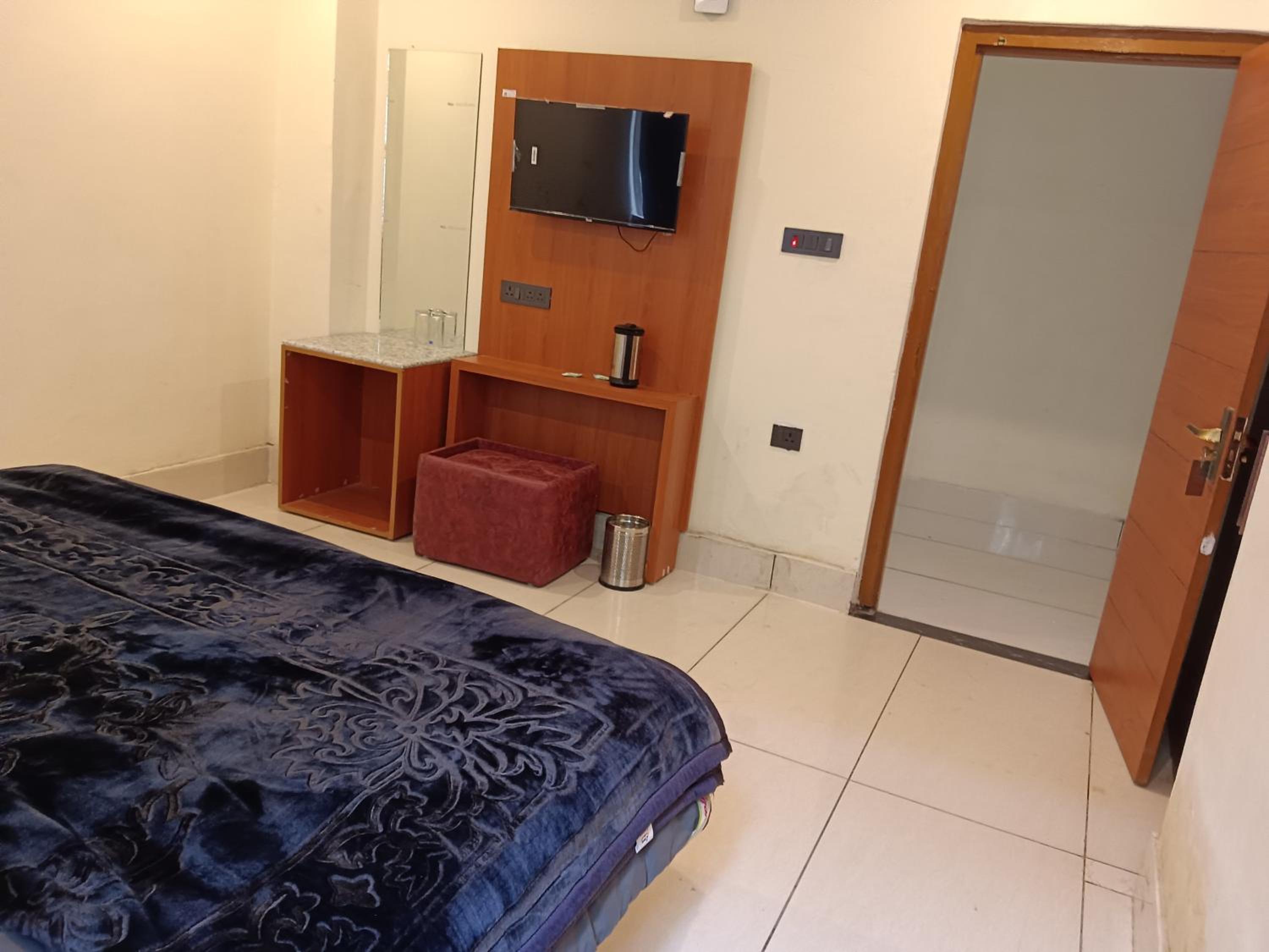 Hotel RNB PARADISE JANKICHATTI YAMUNOTRI