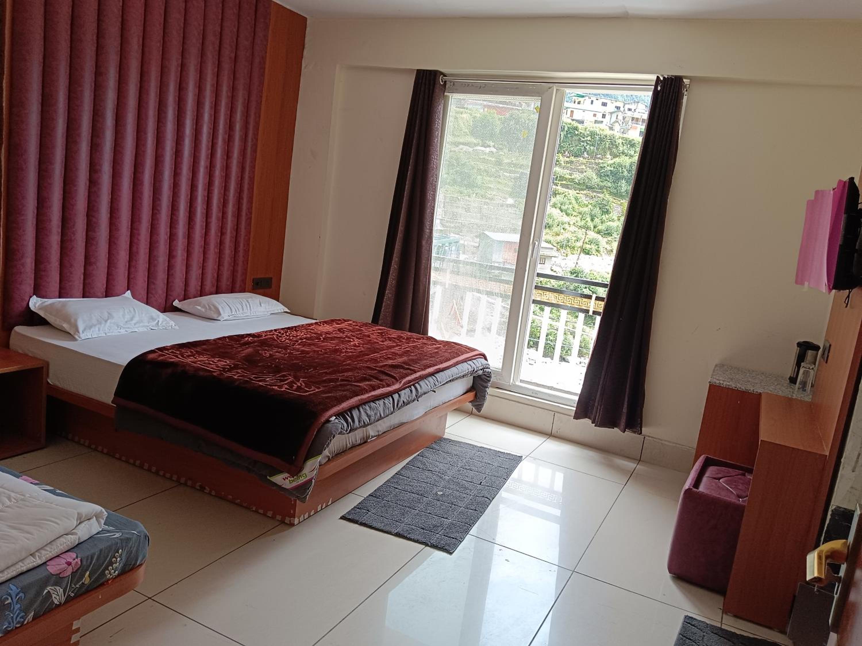 Hotel RNB PARADISE JANKICHATTI YAMUNOTRI