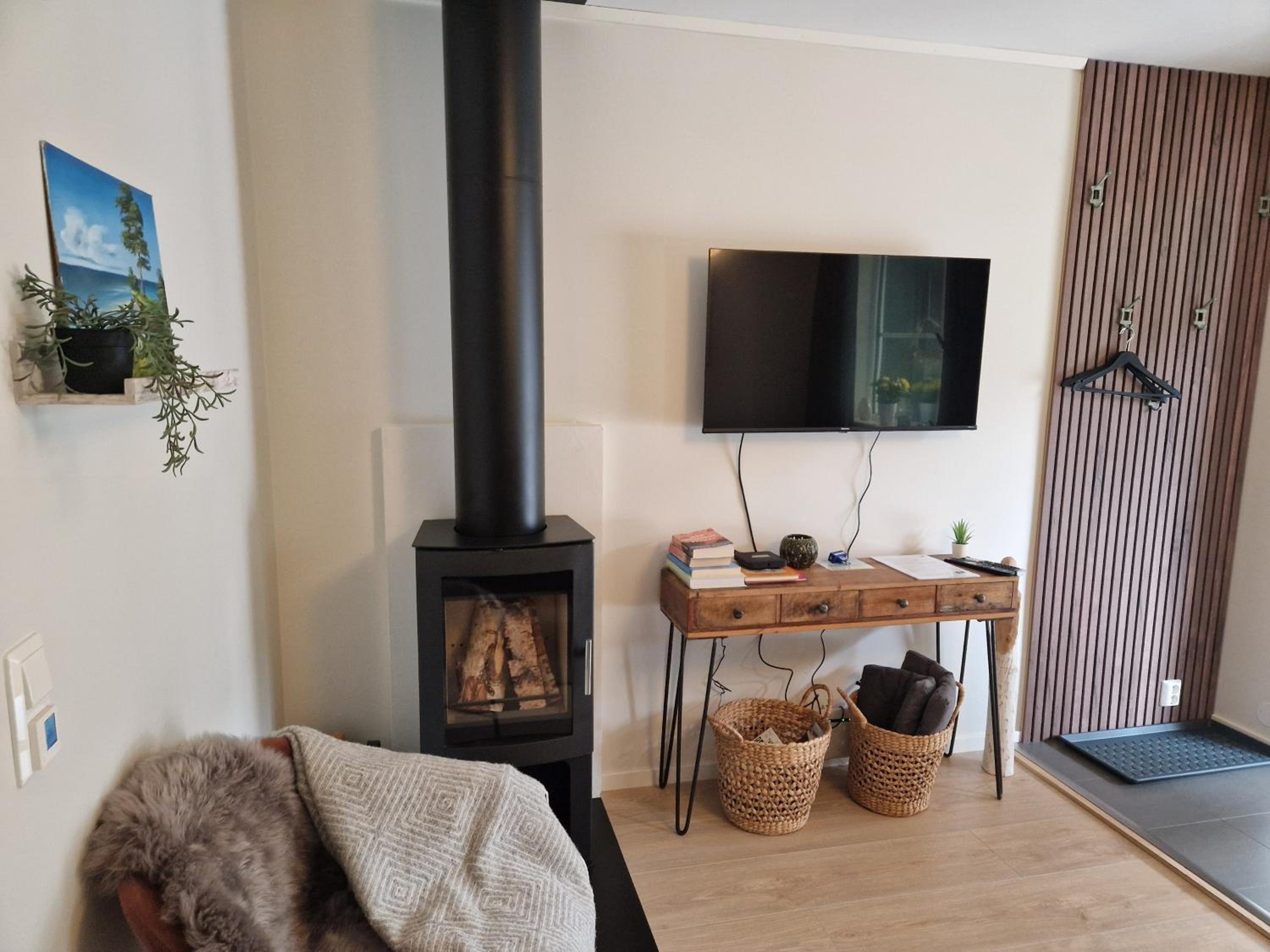 Cozy Apartment close to Ski Resort, Golf, Beach & Hiking view 4