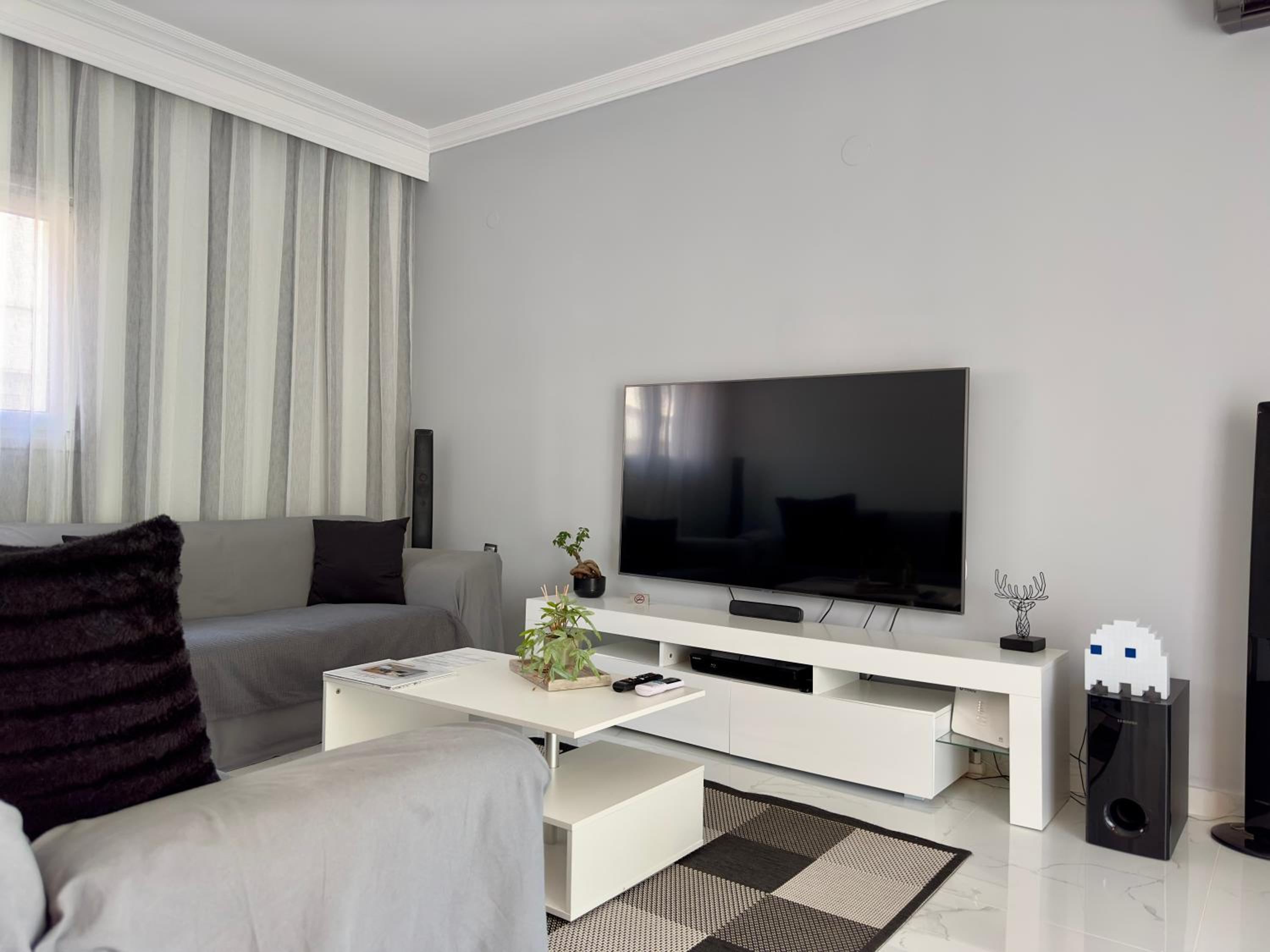 Thessaloniki Vacations - Luxurious Modern Home in Kalamaria by TT - Property Image 1