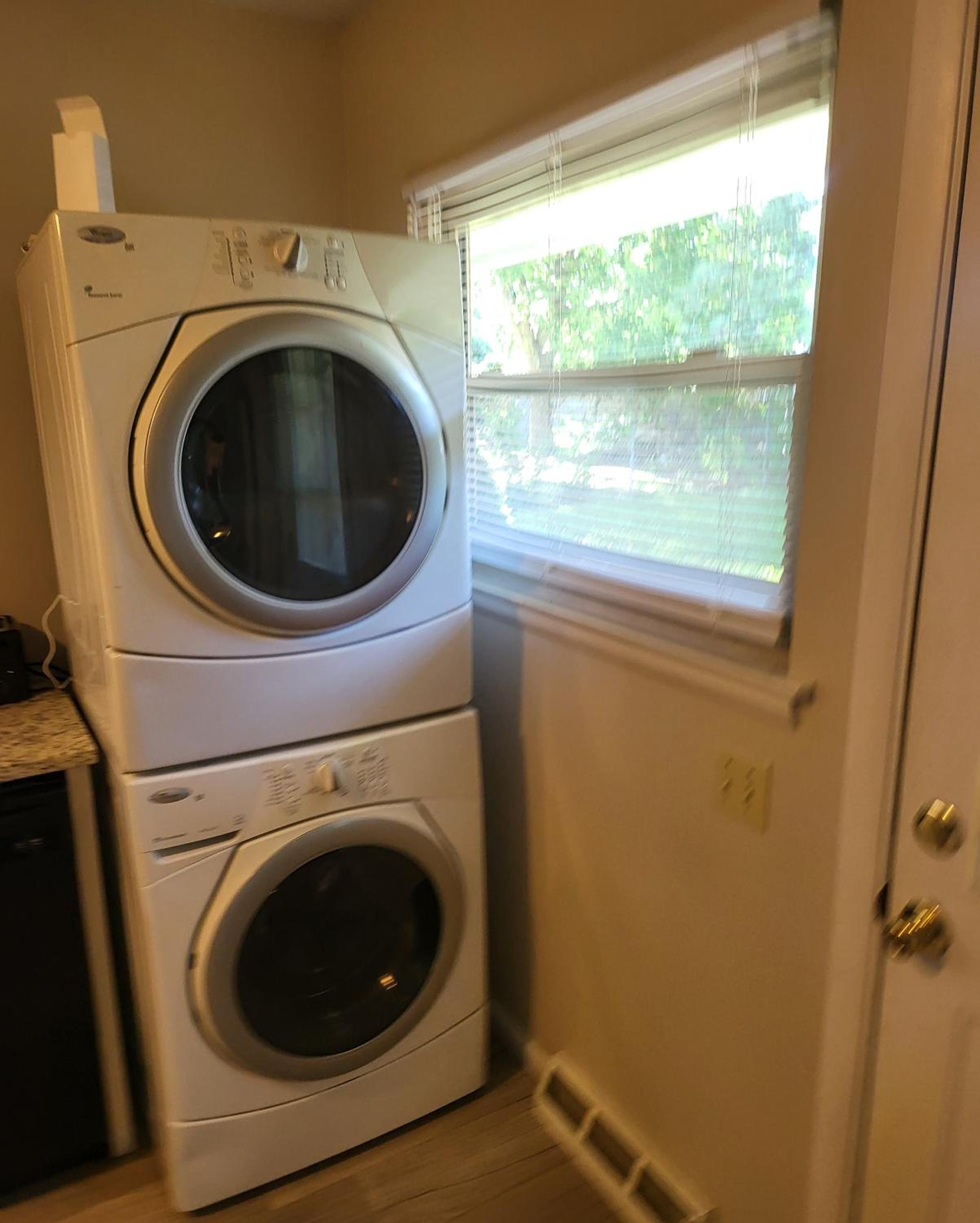 3edrooms 2Bathrooms, king Suite, free parking, wi-fi, Columbus OSU view 5