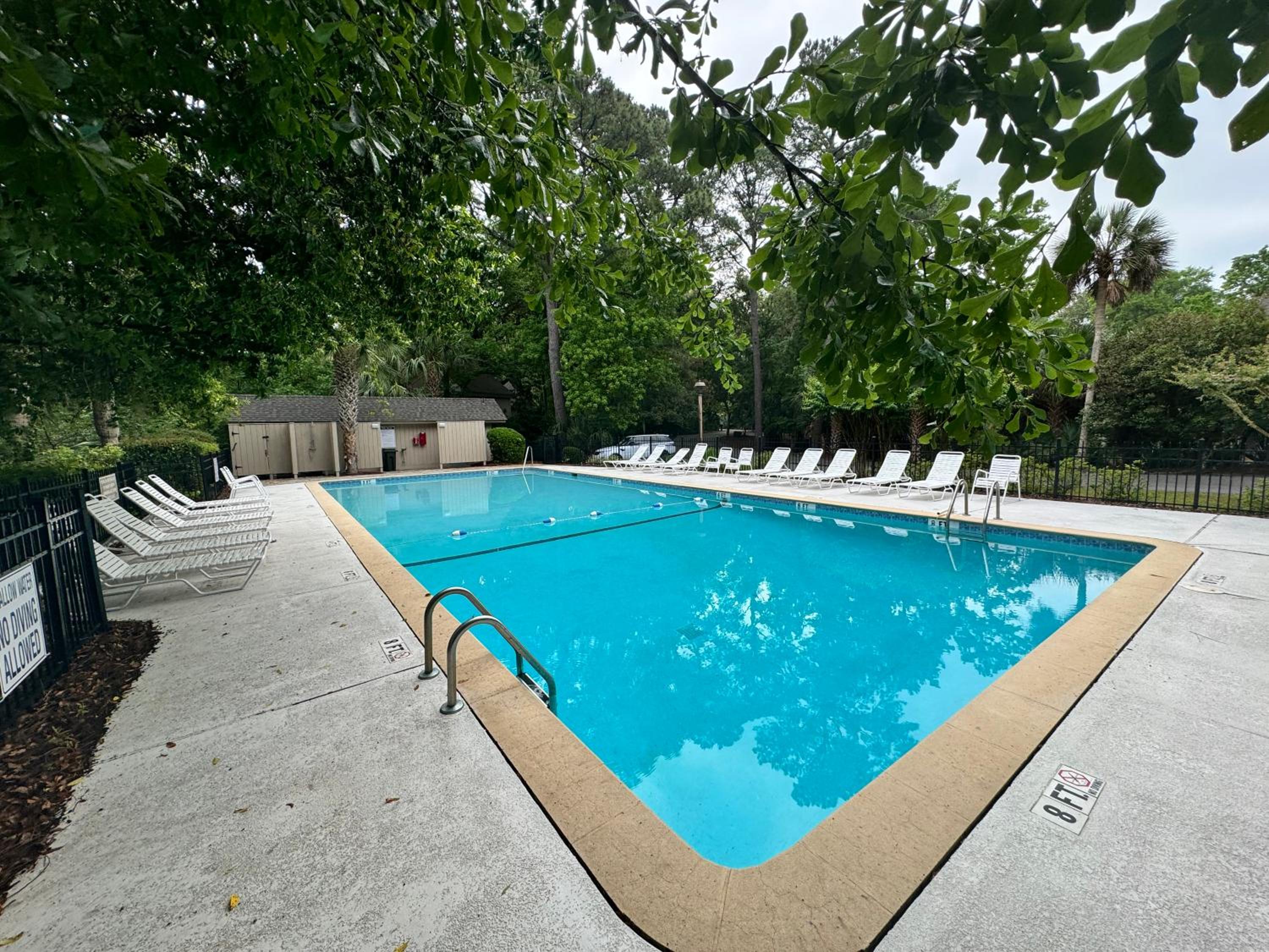 28 Night Heron - Two bedroom, two bath, pet friendly, 5 min walk to beach and pool