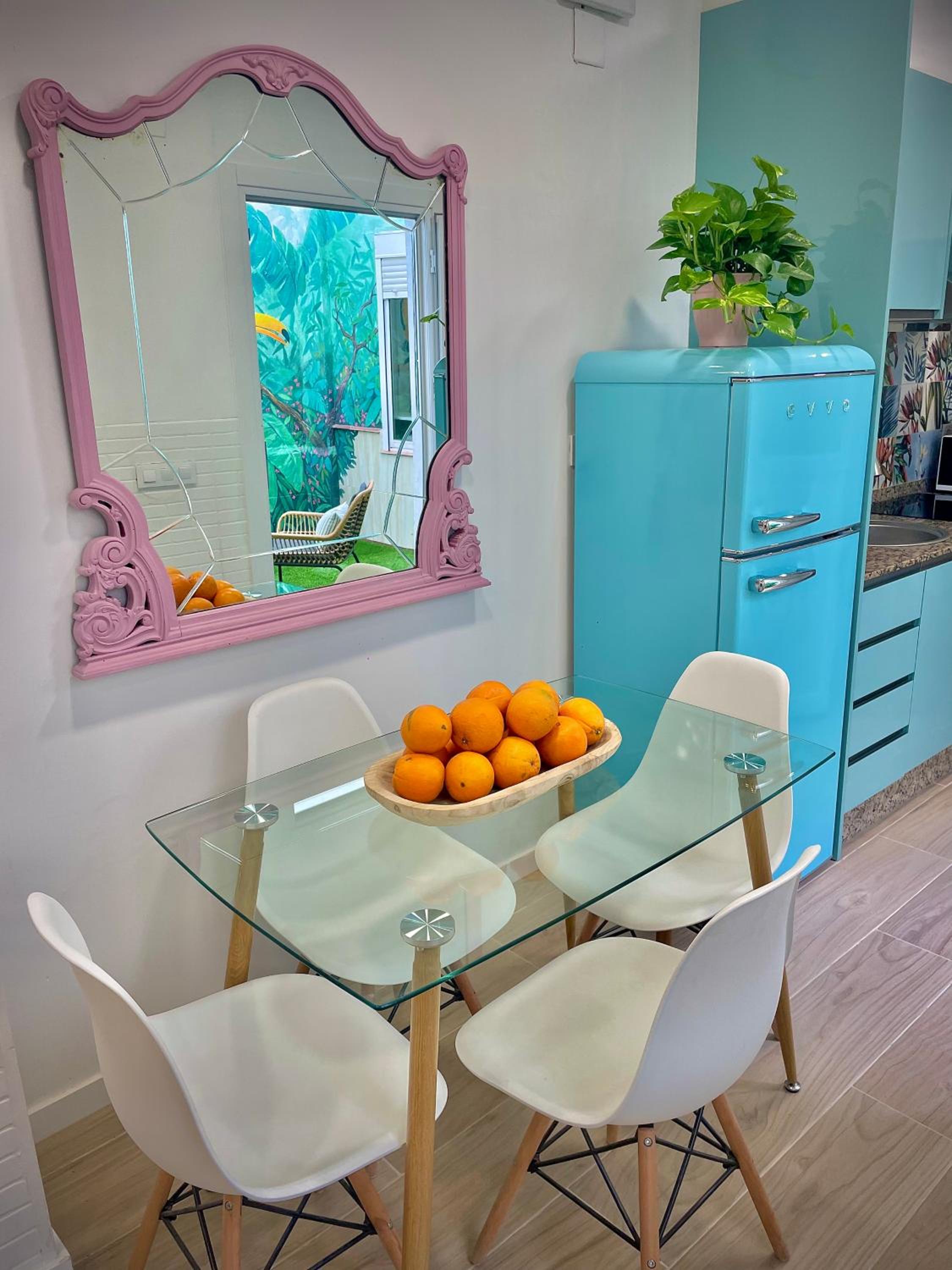 Artistic flat next to Ruzafa Welcome to the Jungle