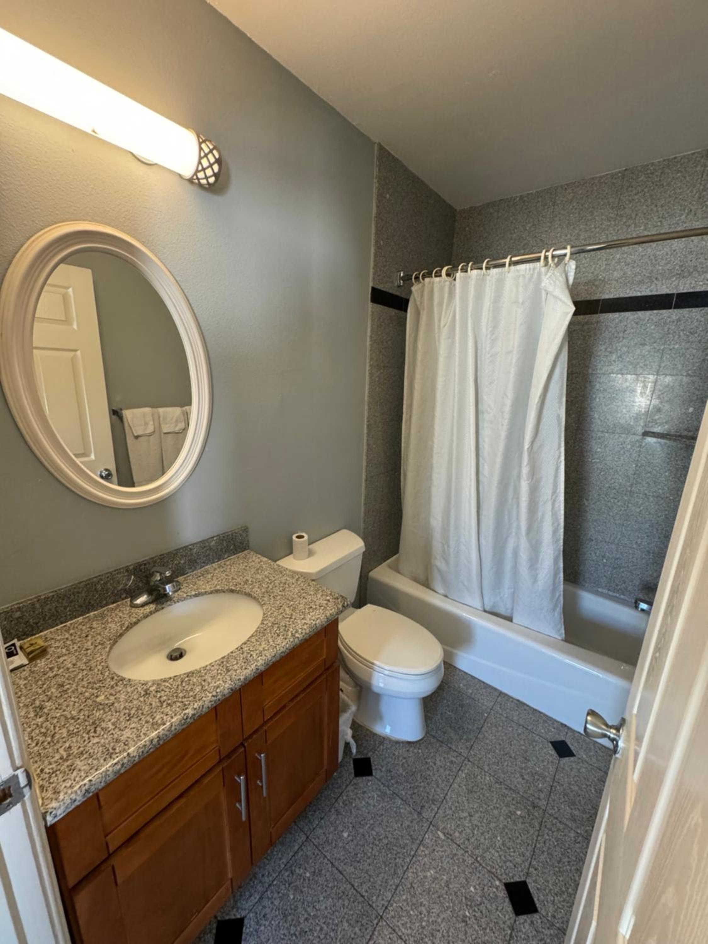 Vallejo Vacations - California Motel Vallejo Napa Valley - Property Image 9