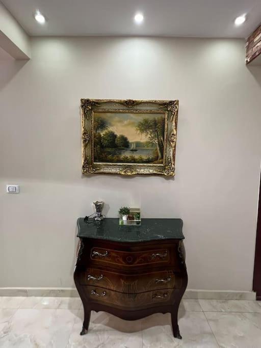 Spacious Apartment with Antique Furnishings & Views