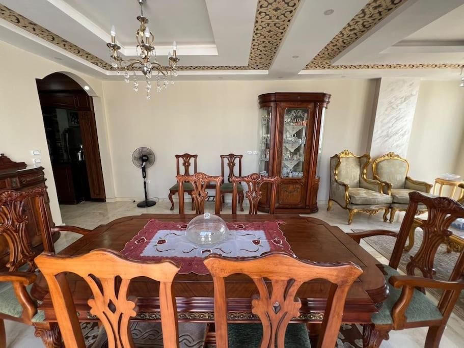 Spacious Apartment with Antique Furnishings & Views
