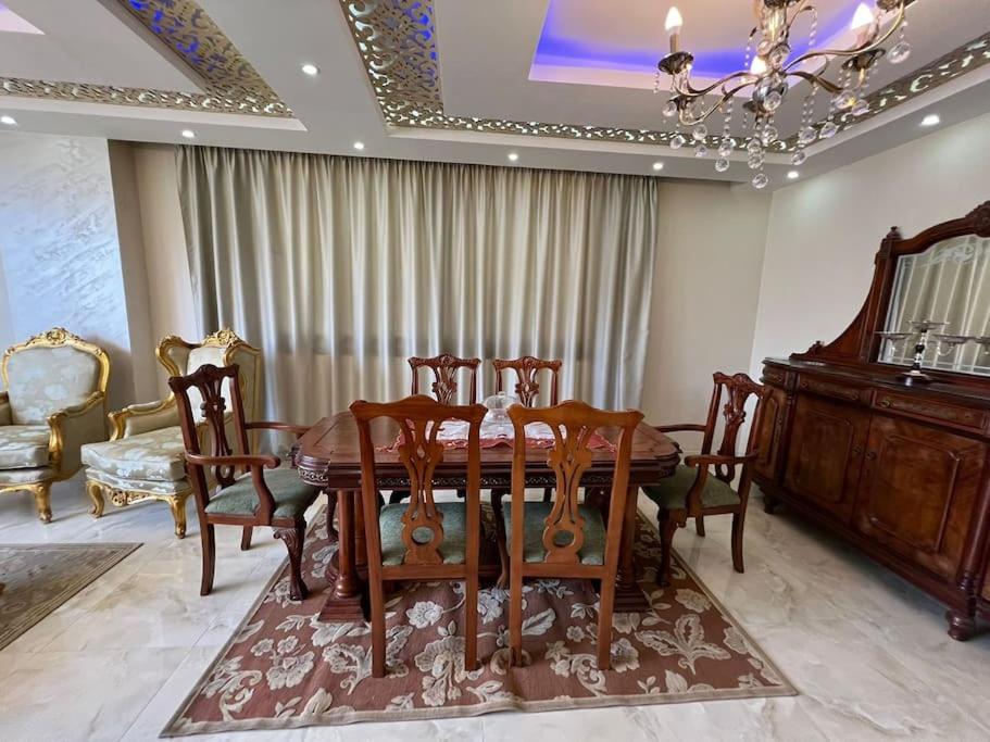 Spacious Apartment with Antique Furnishings & Views