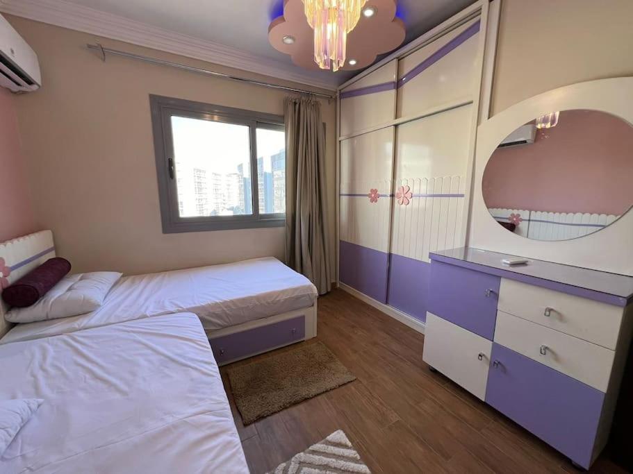 Spacious Apartment with Antique Furnishings & Views