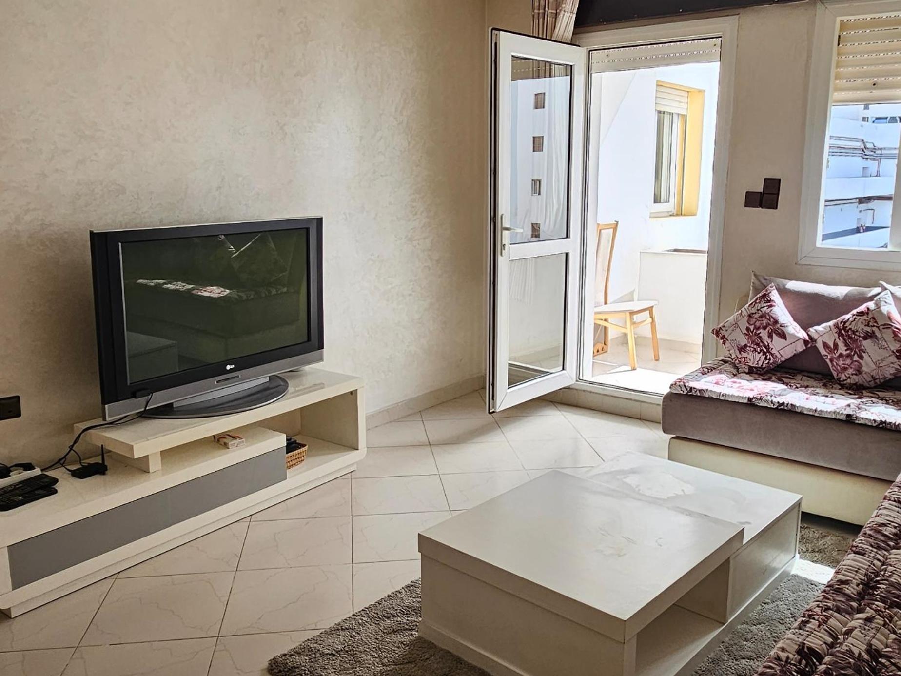 Sunny Cosy apartment near TGV station & Corniche view 4