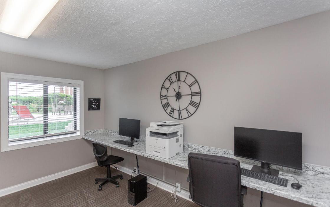 River West 410 I Modern & Comfy Oasis view 2