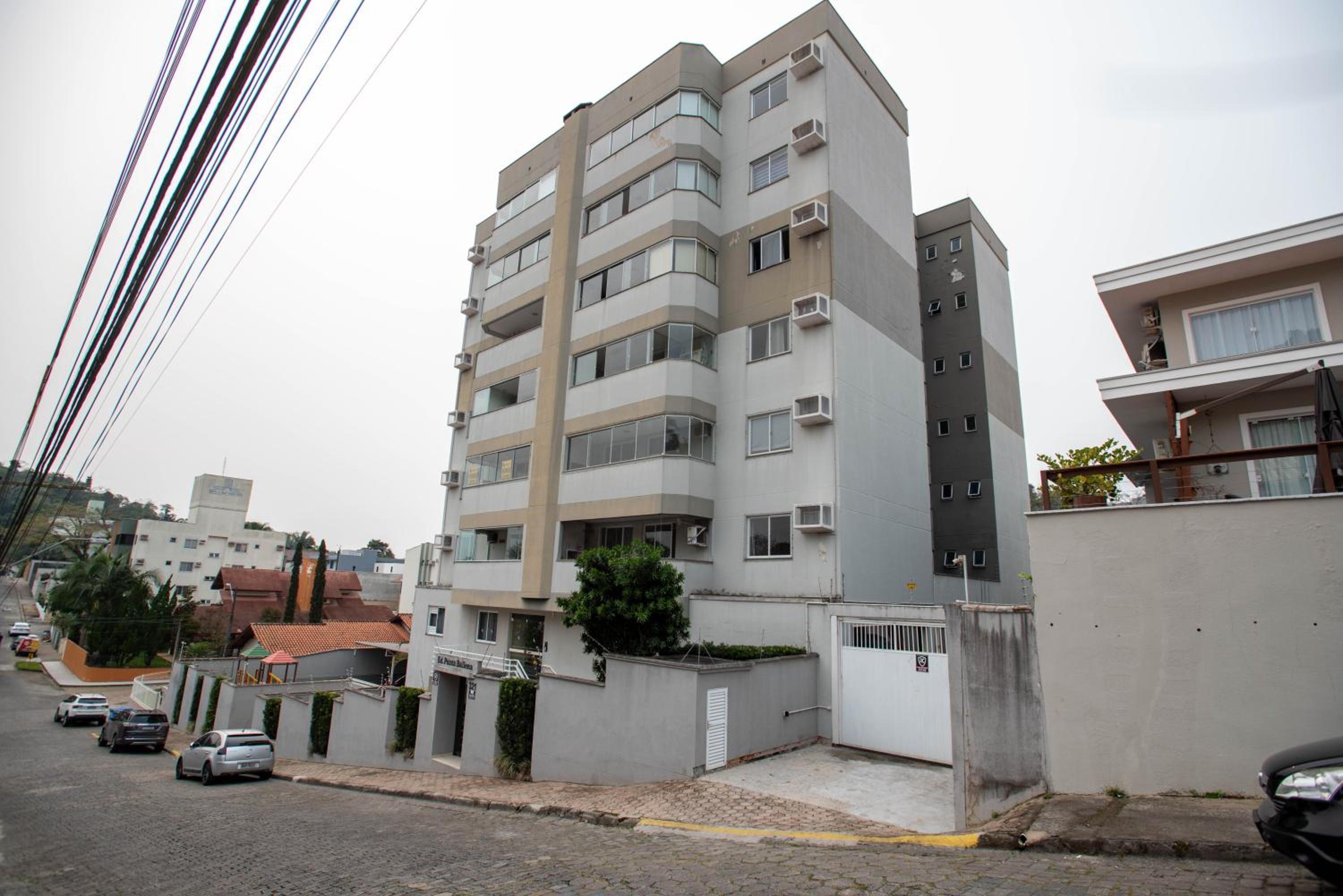 Ap próximo a Vila Germânica c Churrasqueira FG3366