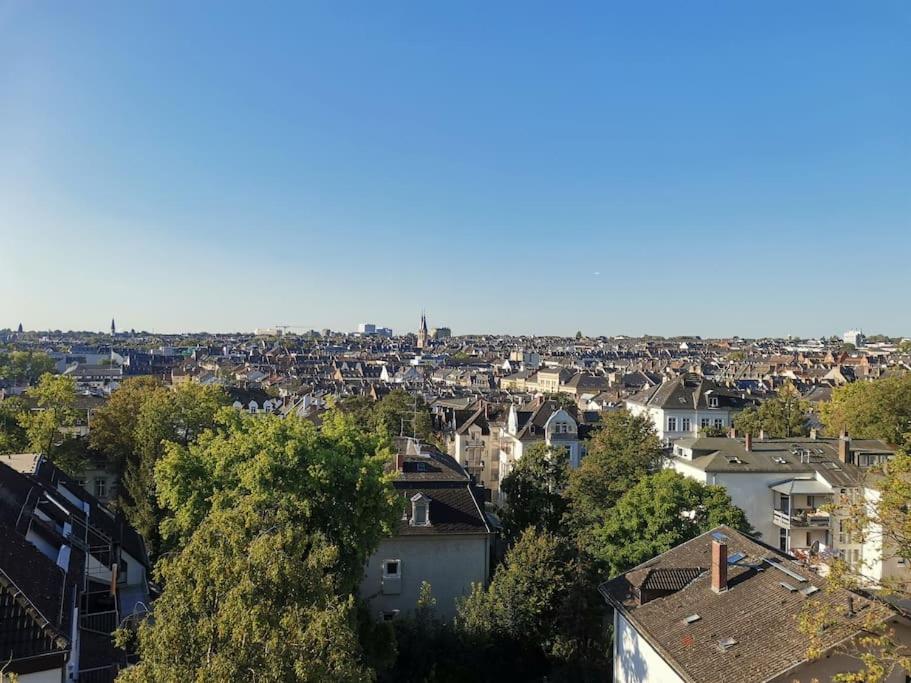 Zentral in Wiesbaden mit Fernblick