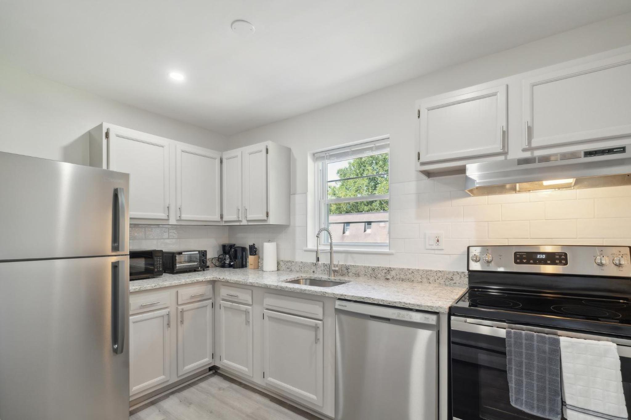 Pine Brook 518 I Spacious 2Bd Garden Style Oasis view 2