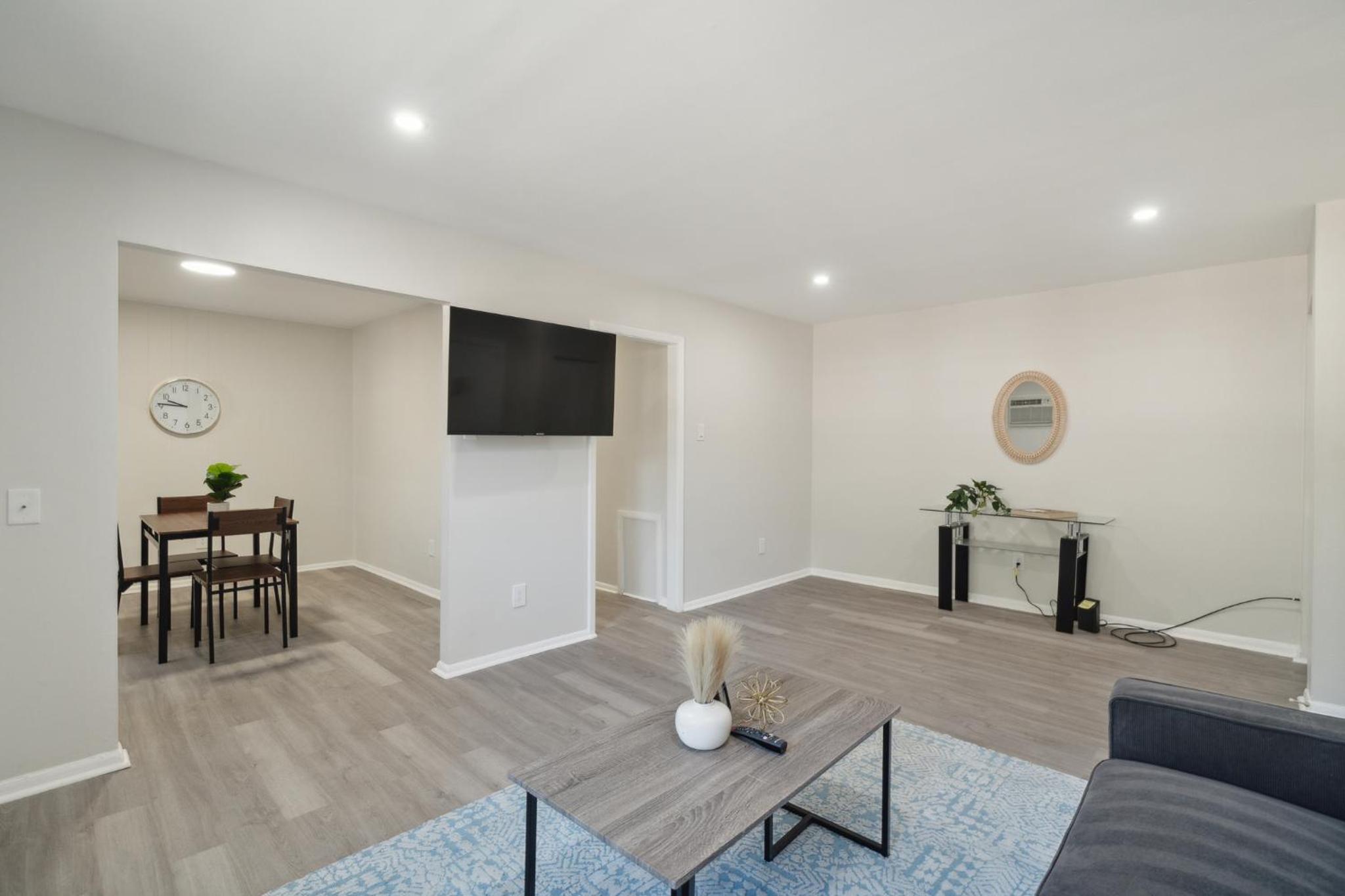 Pine Brook 518 I Spacious 2Bd Garden Style Oasis view 5