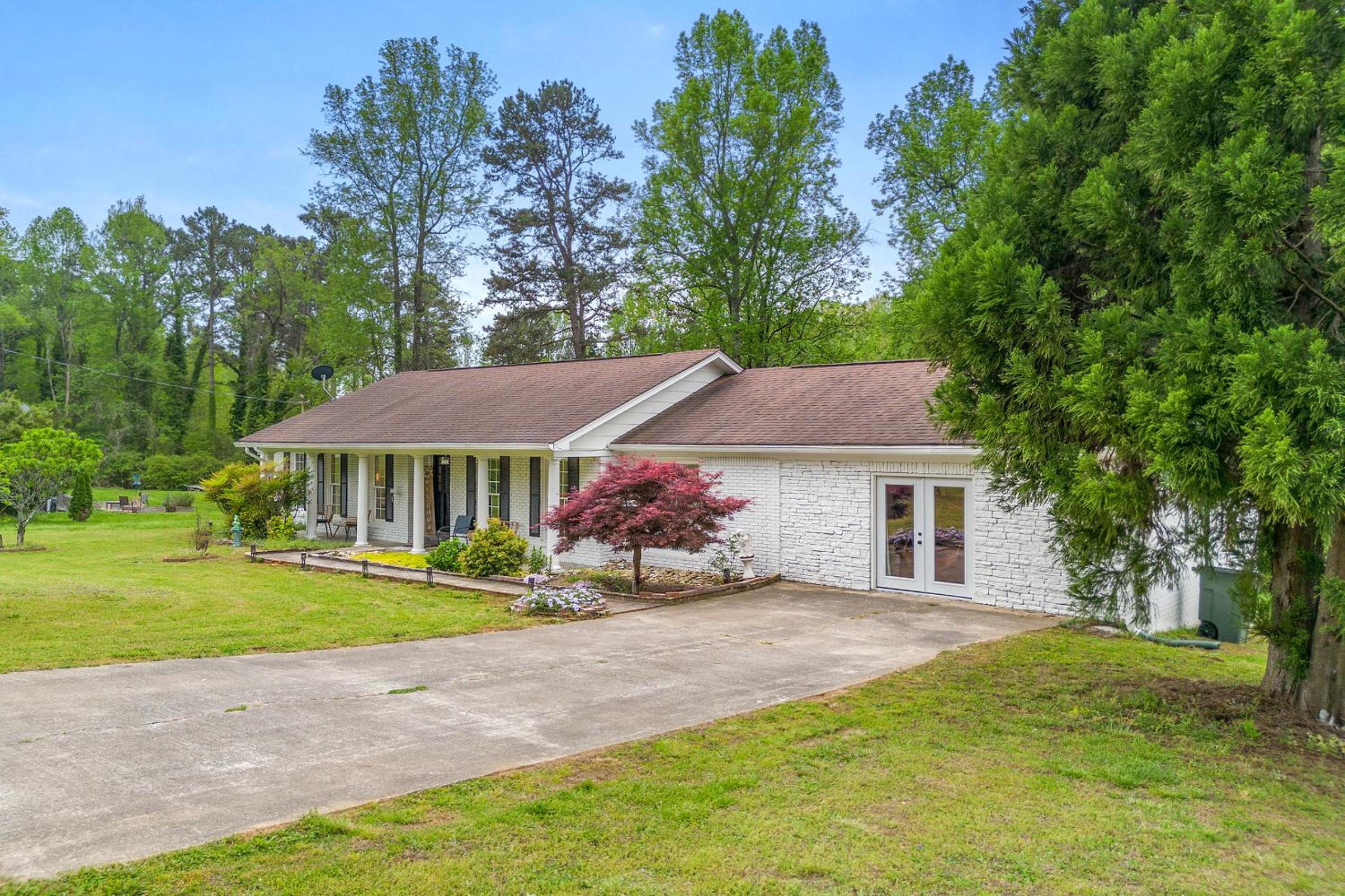 Modern Rancher on Lake Lanier in Gainesville view 2