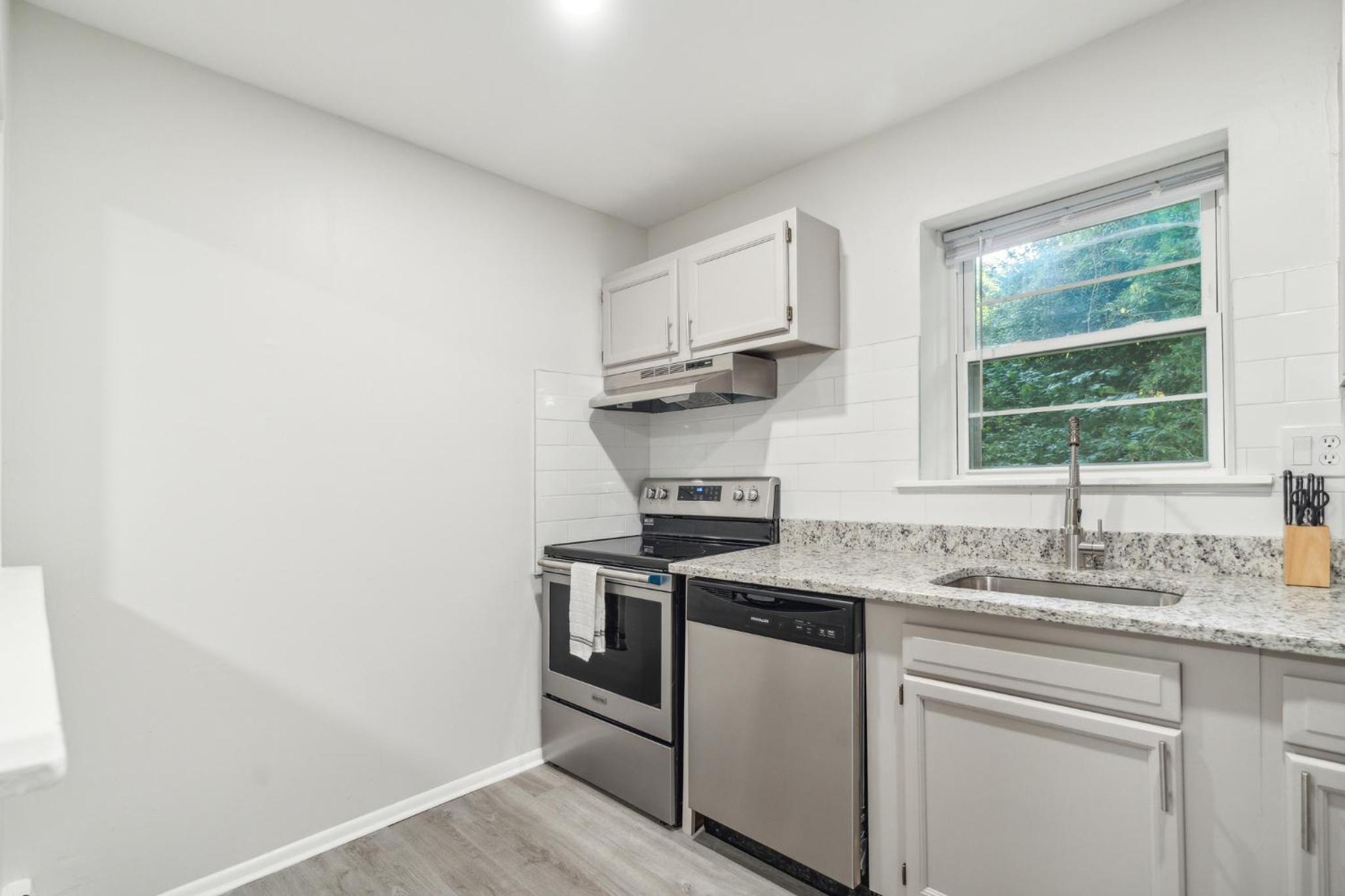 Pine Brook 808 I Your Newark Retreat I Pool & Gym view 4