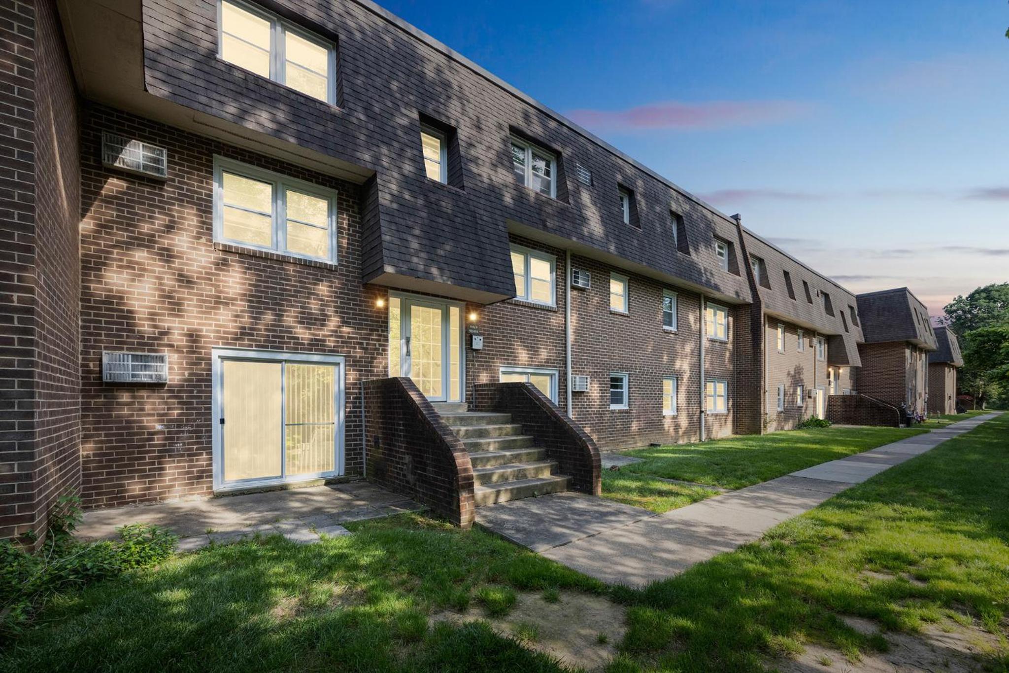 PineBrook 914 I Popular 2Br Apartment for rent !