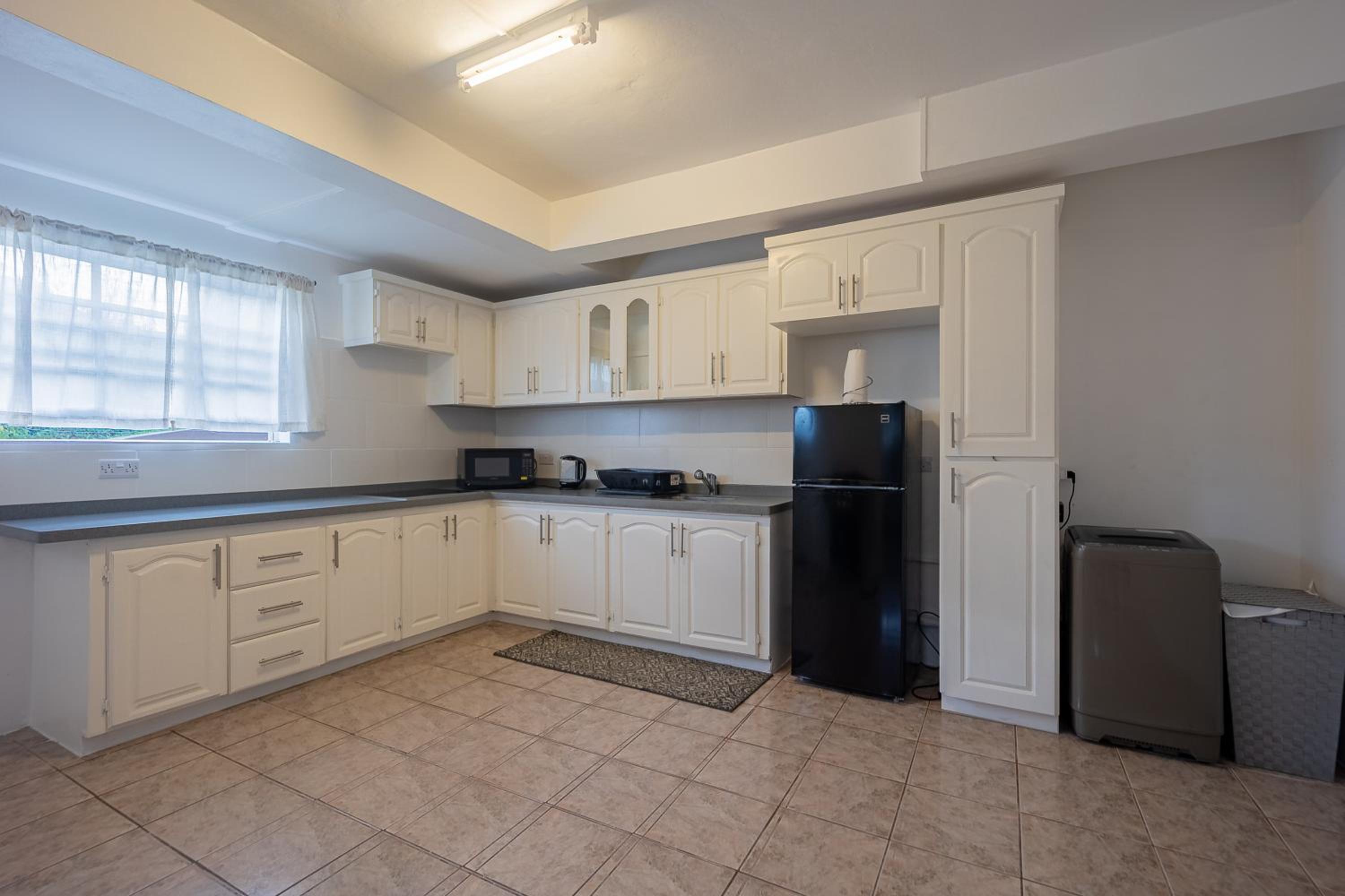 Amiah's Residence - Spacious two bedroom apartment in St George view 4