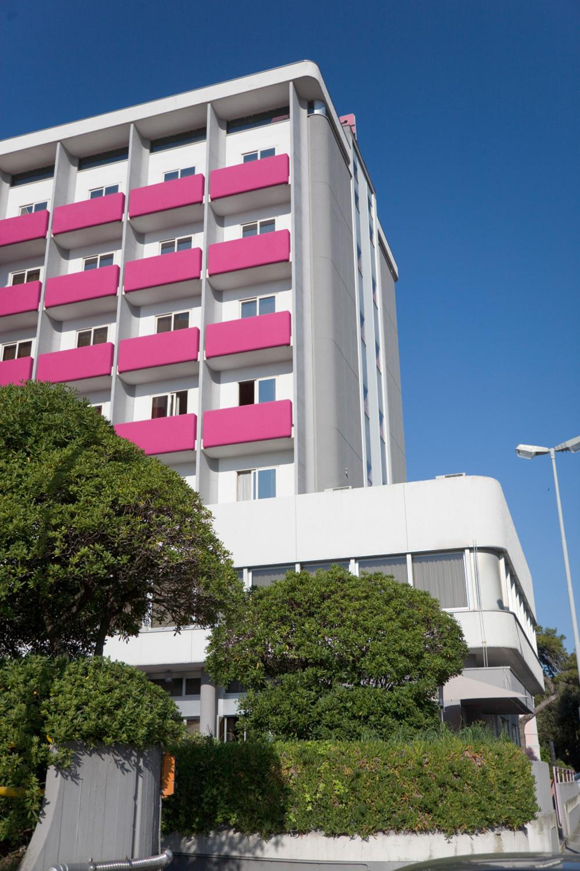 SenB Hotel