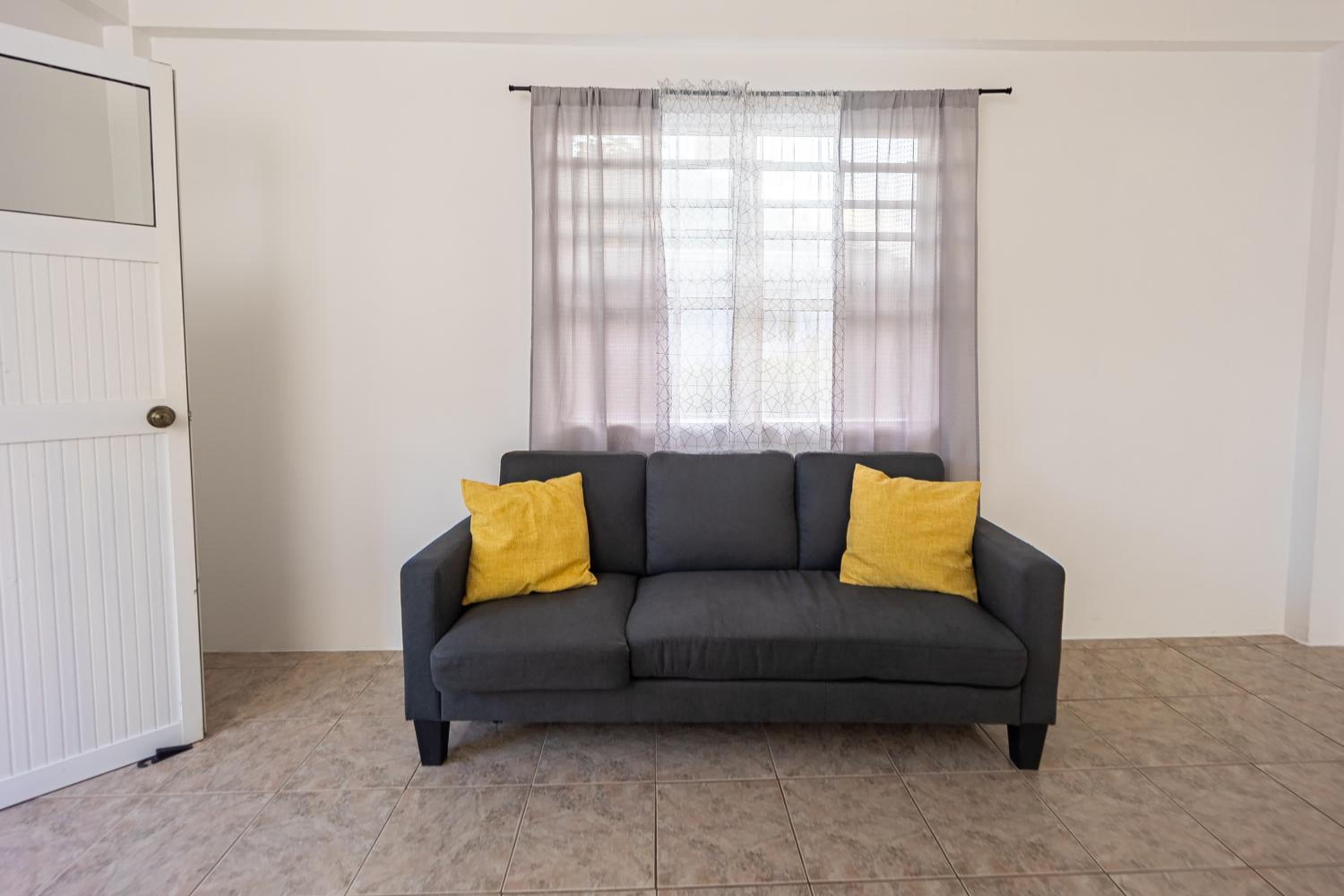 Amiah's Residence - Spacious two bedroom apartment in St George view 2