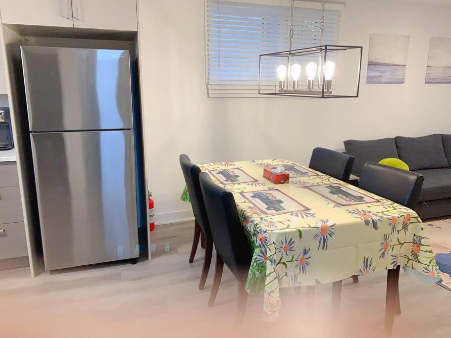 Spacious Cozy Retreat with Free Parking Included