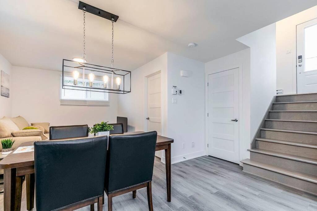 Spacious Cozy Retreat with Free Parking Included